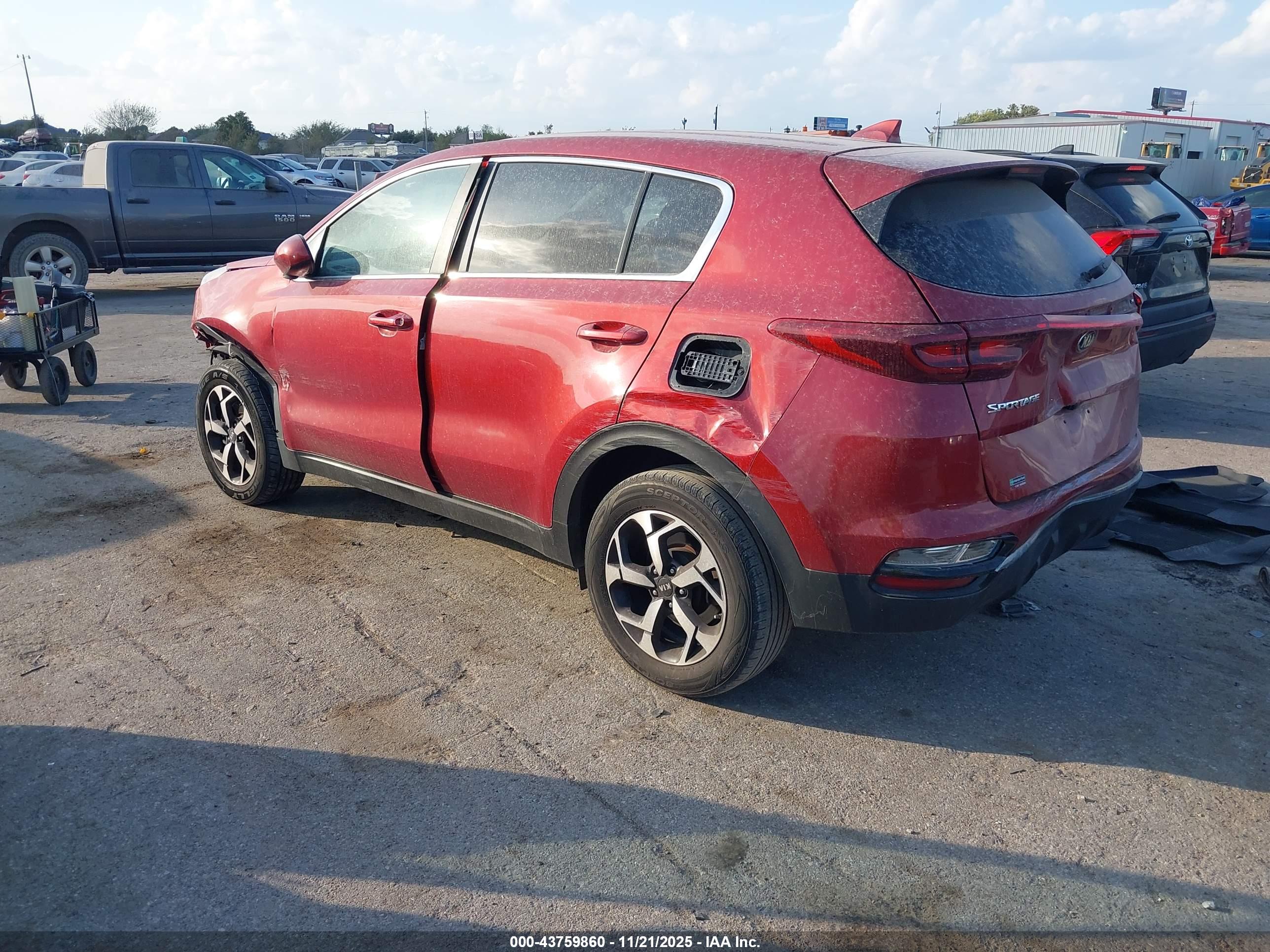 KIA SPORTAGE image 3
