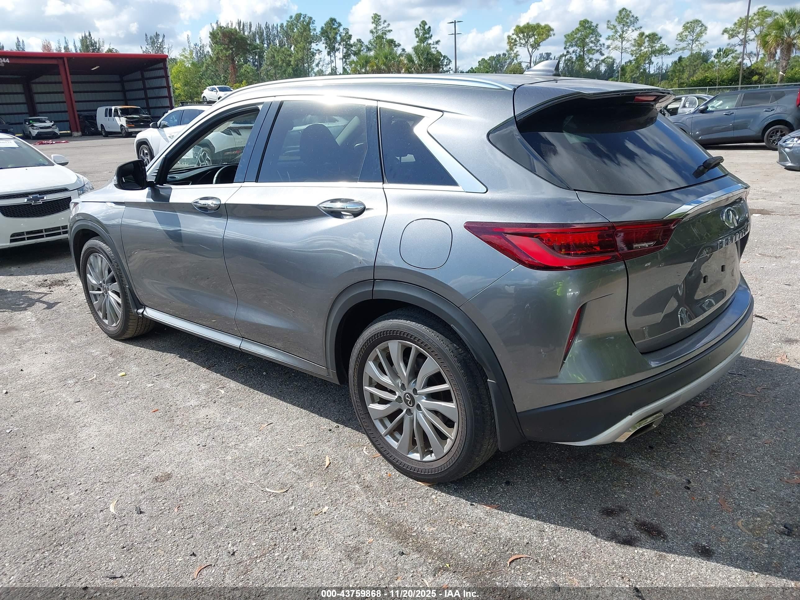 INFINITI QX50 image 3