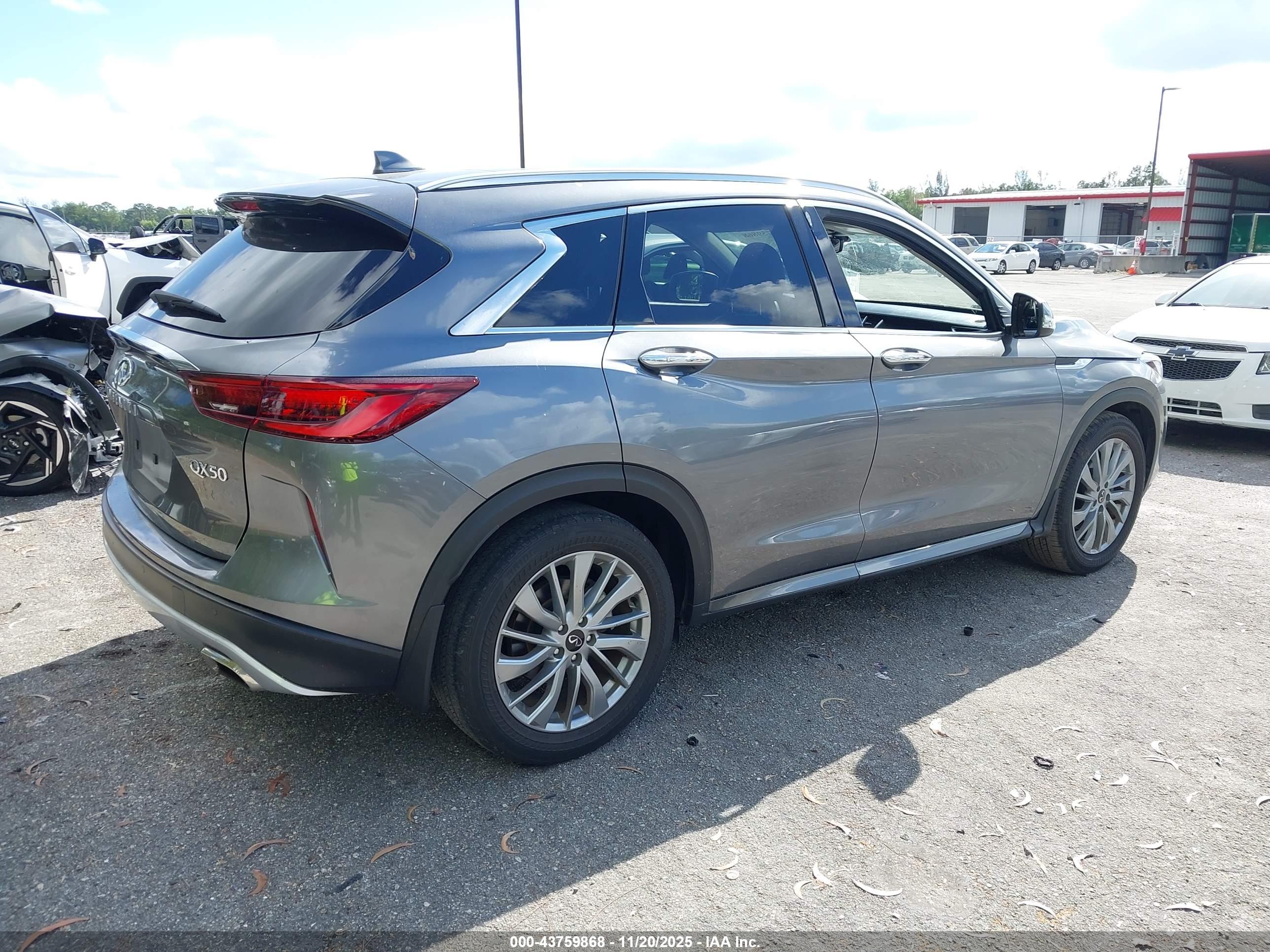 INFINITI QX50 image 4