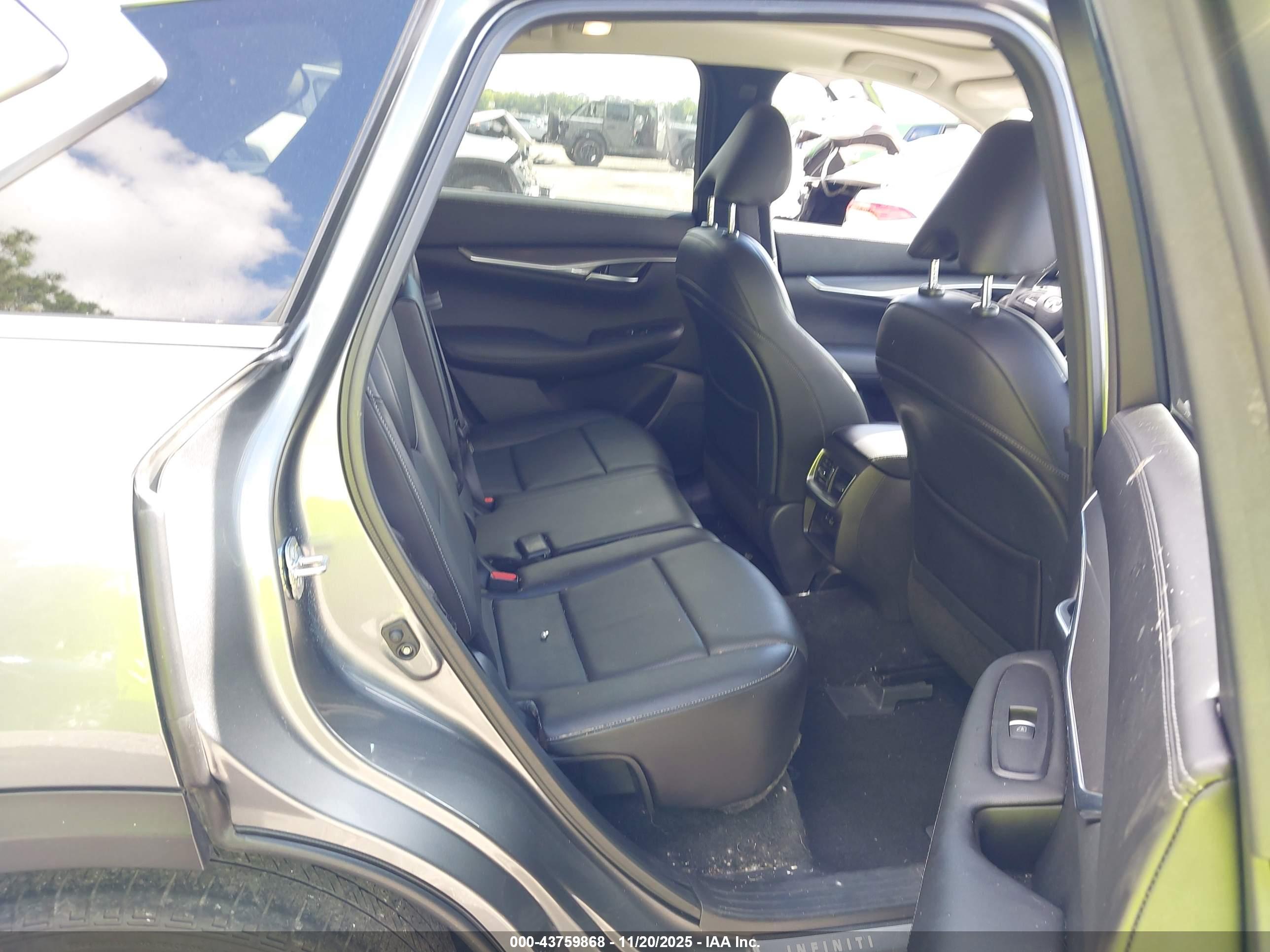 INFINITI QX50 image 8