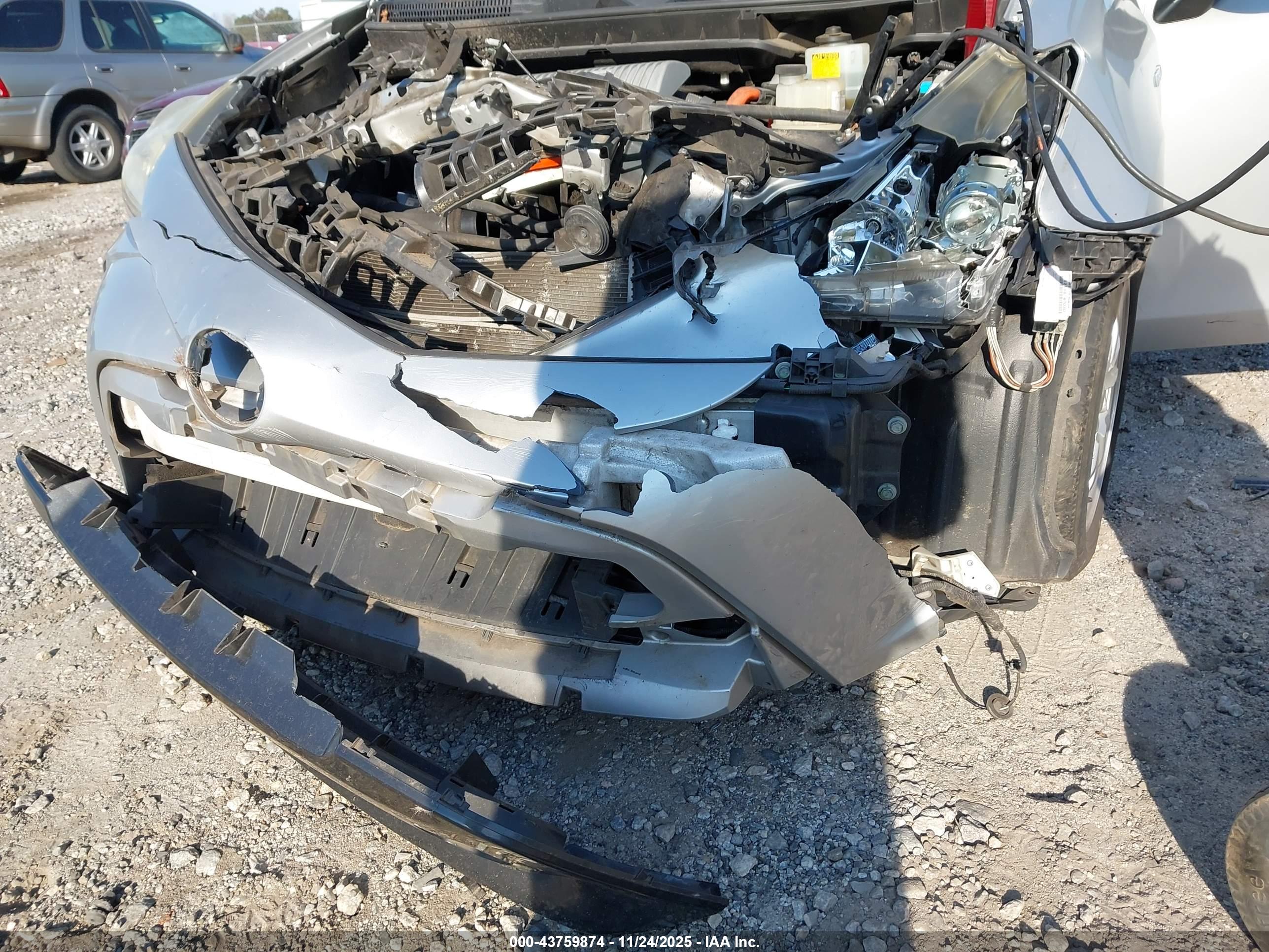 TOYOTA PRIUS image 6