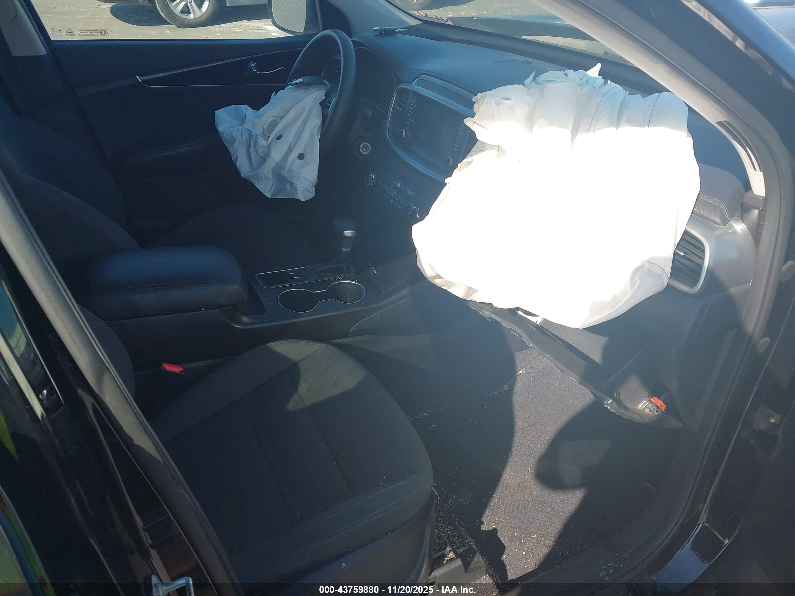 KIA SORENTO image 5