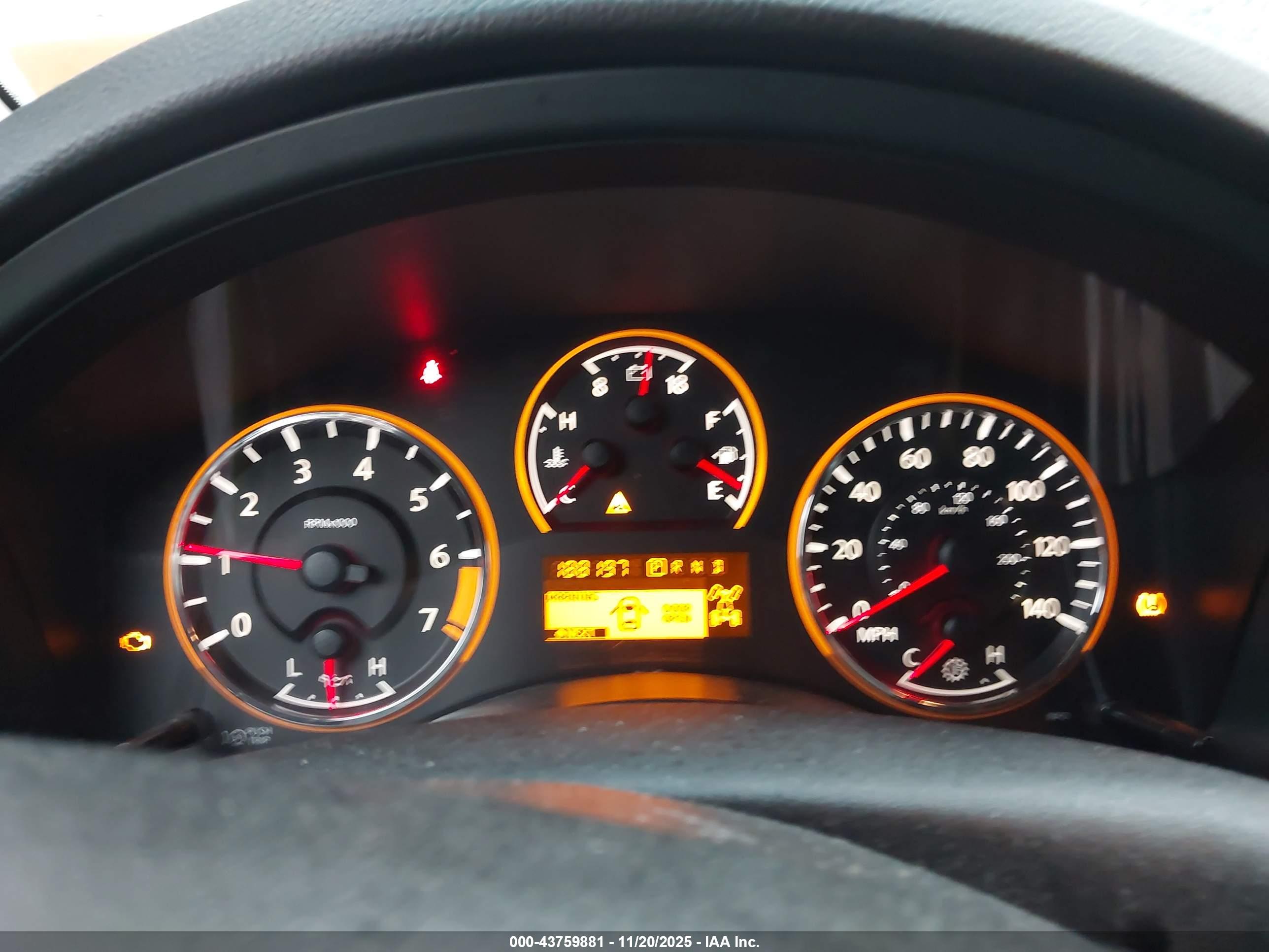 NISSAN ARMADA image 7