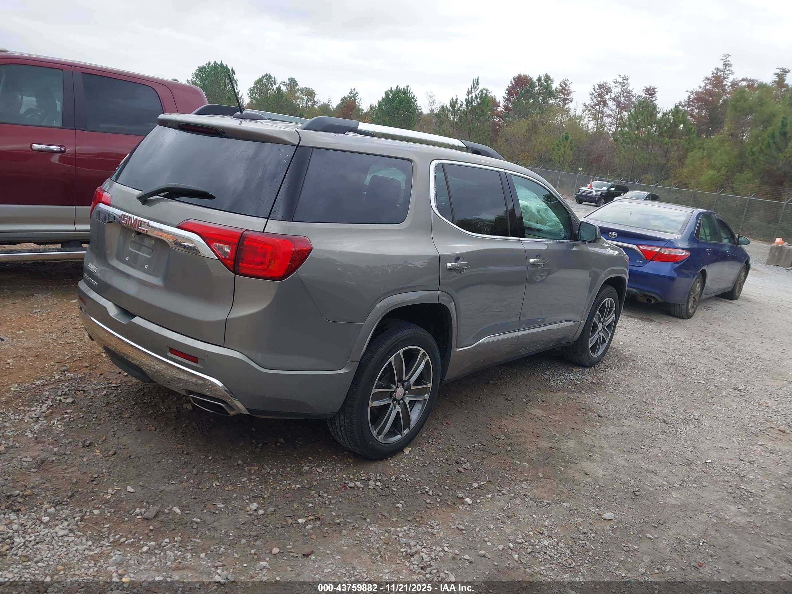 GMC ACADIA image 4
