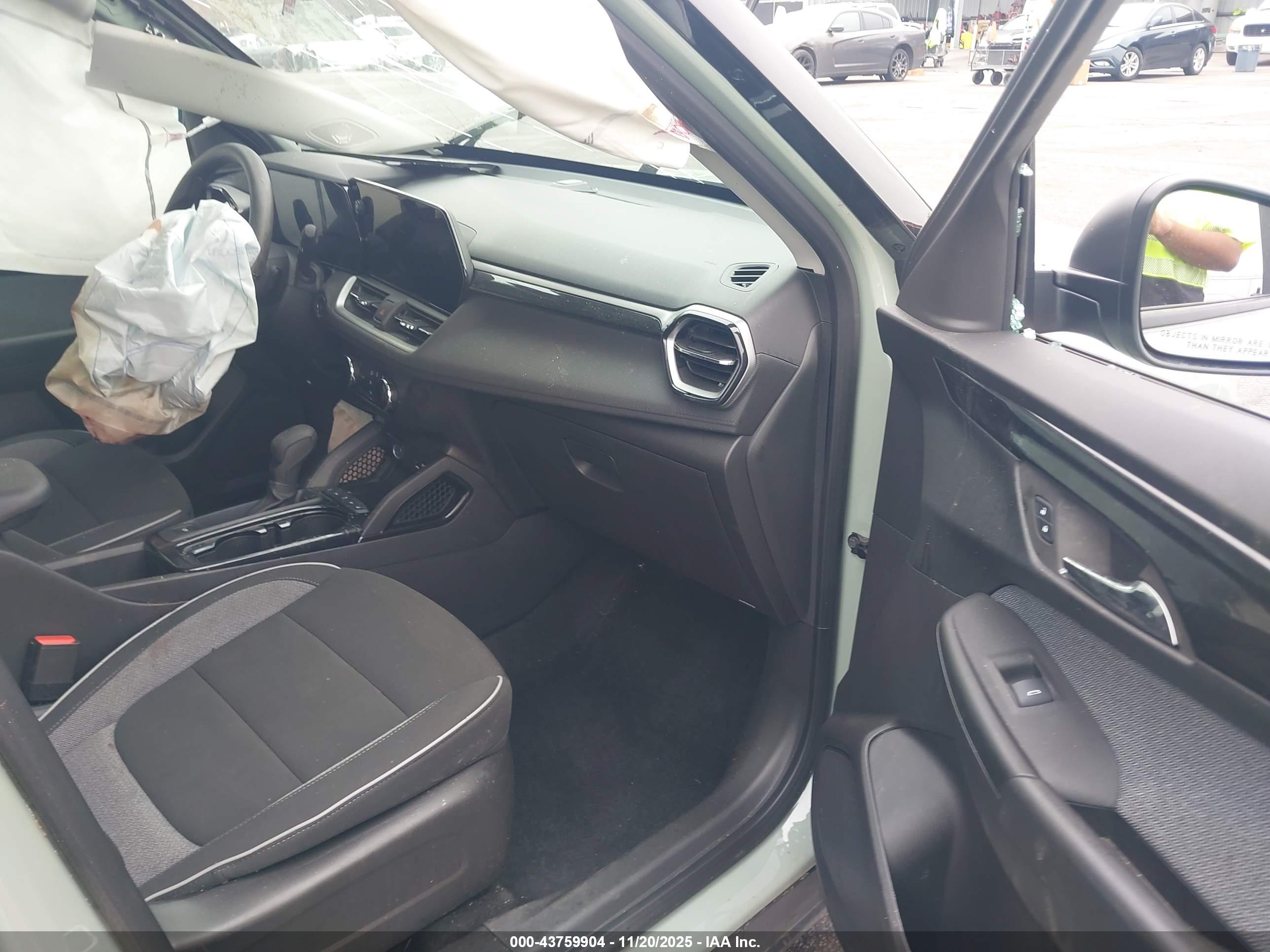 CHEVROLET TRAILBLAZER image 5