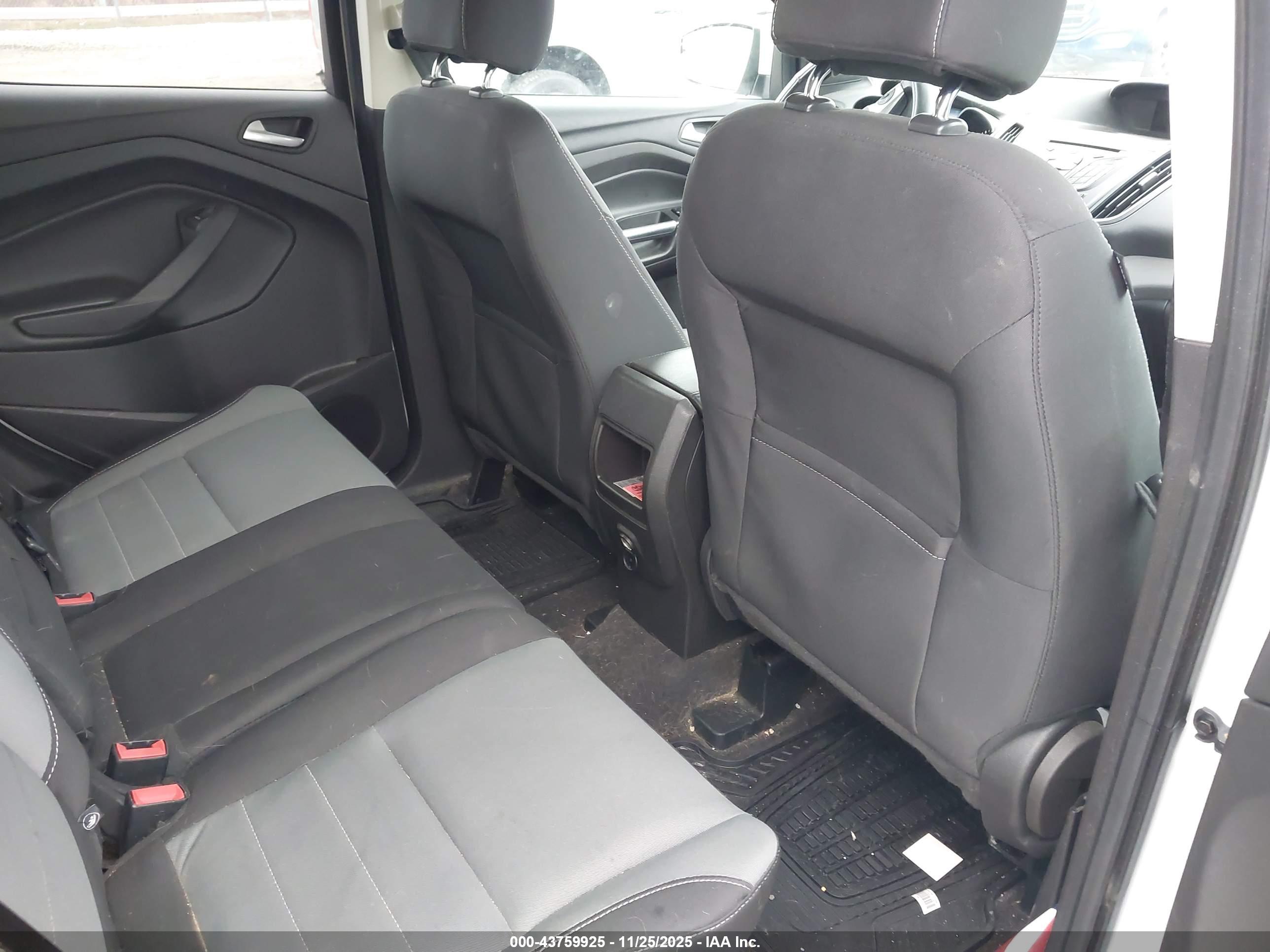 FORD ESCAPE image 8