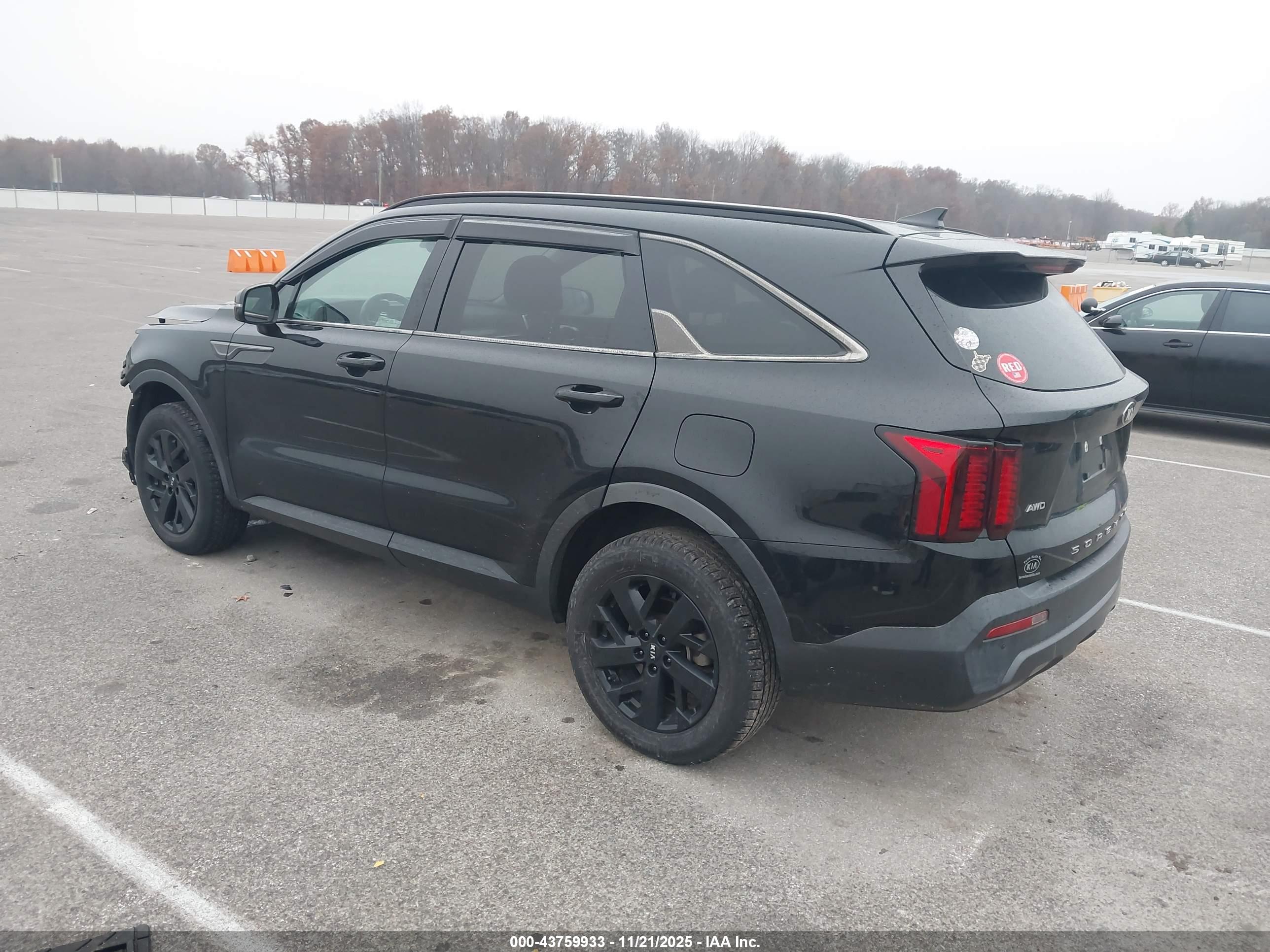 KIA SORENTO image 3