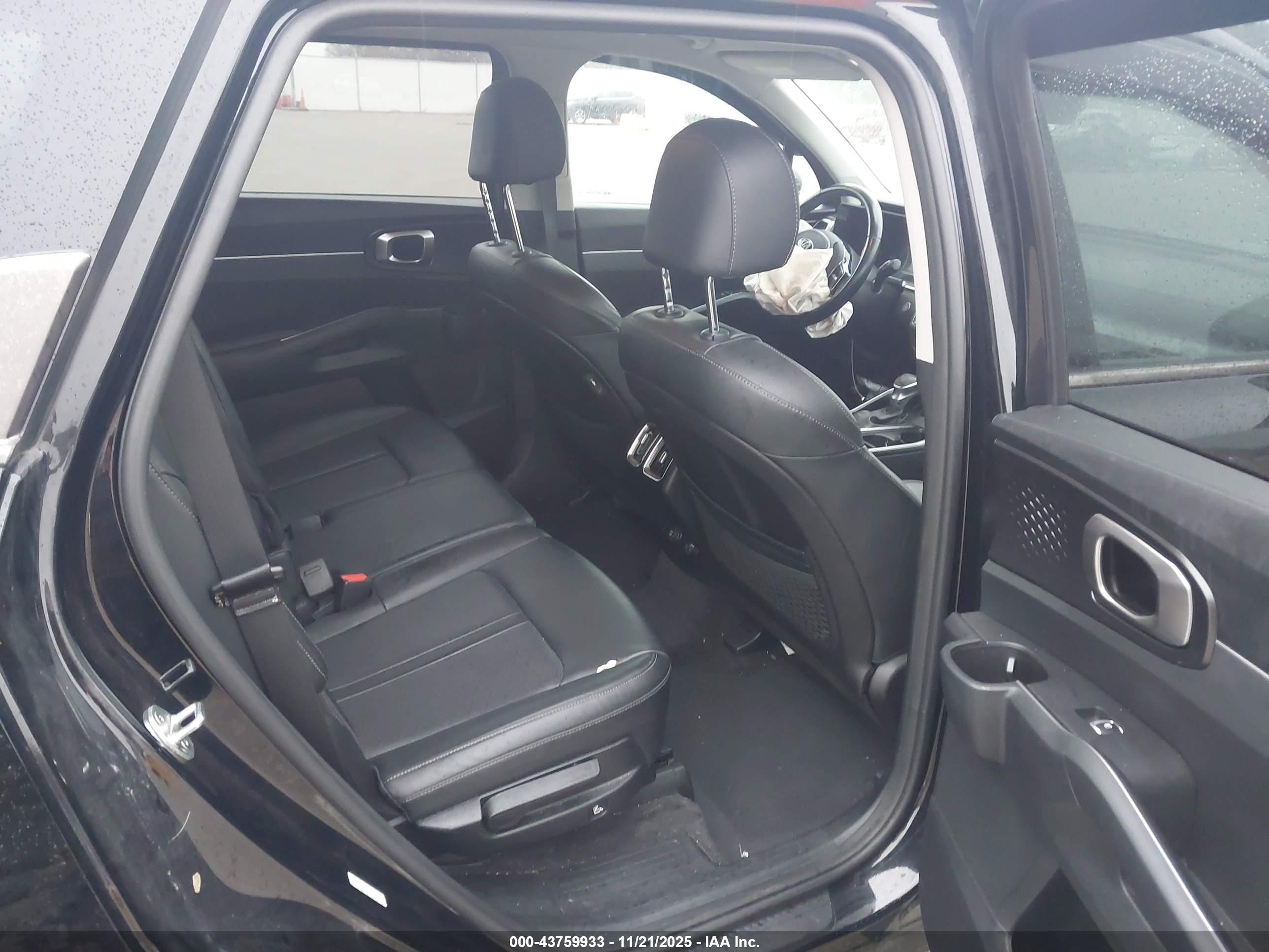 KIA SORENTO image 8