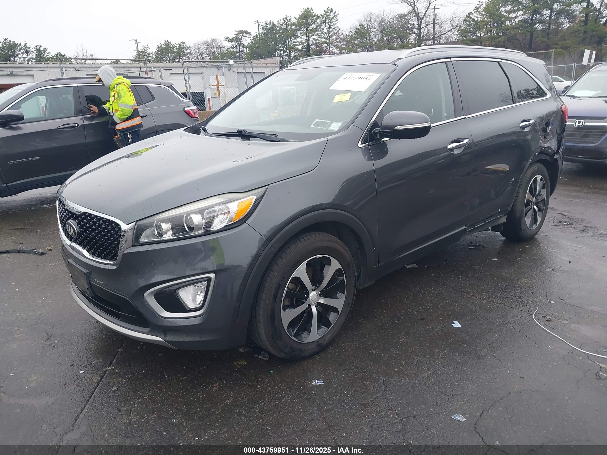 KIA SORENTO image 2