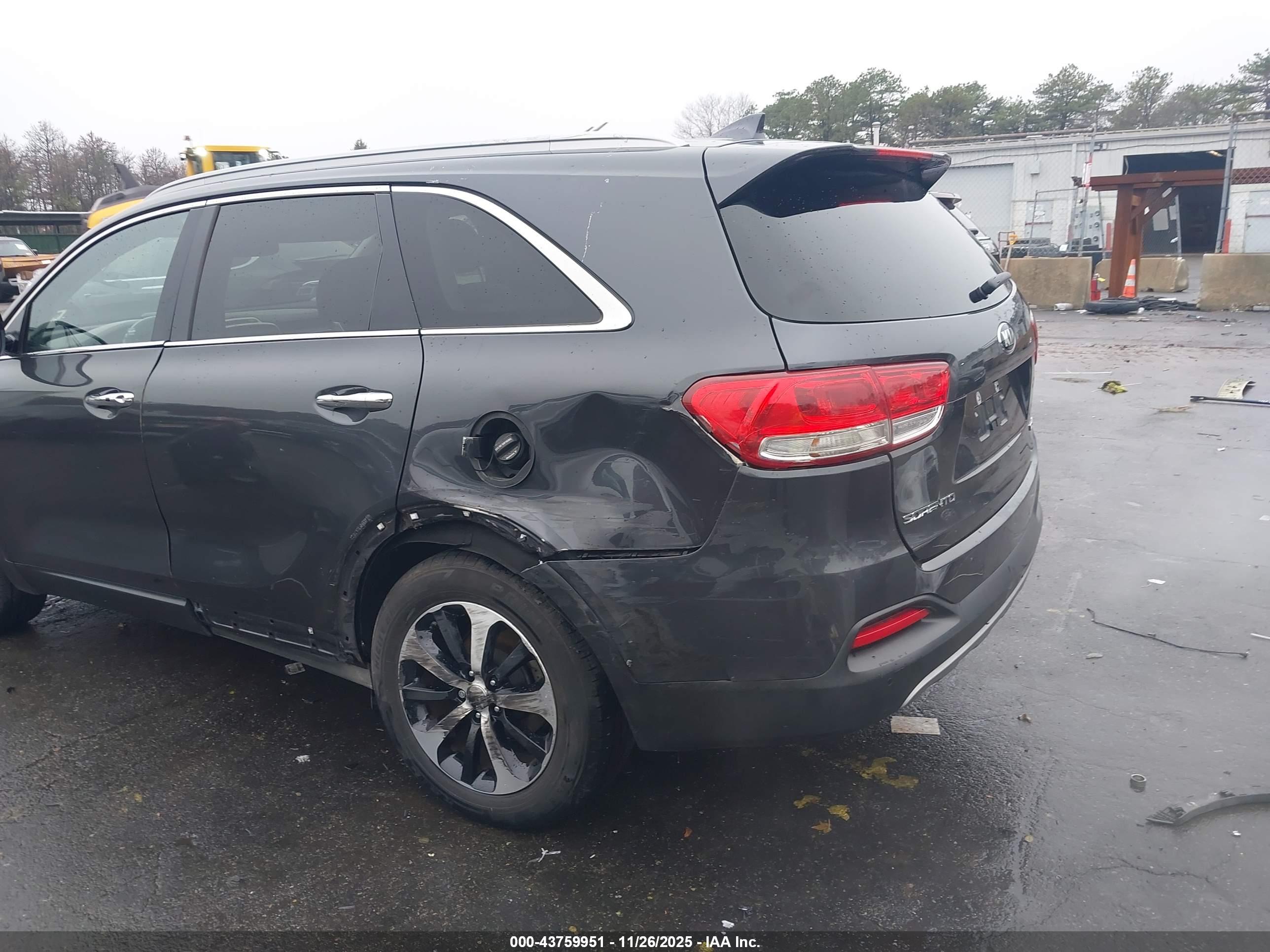 KIA SORENTO image 6