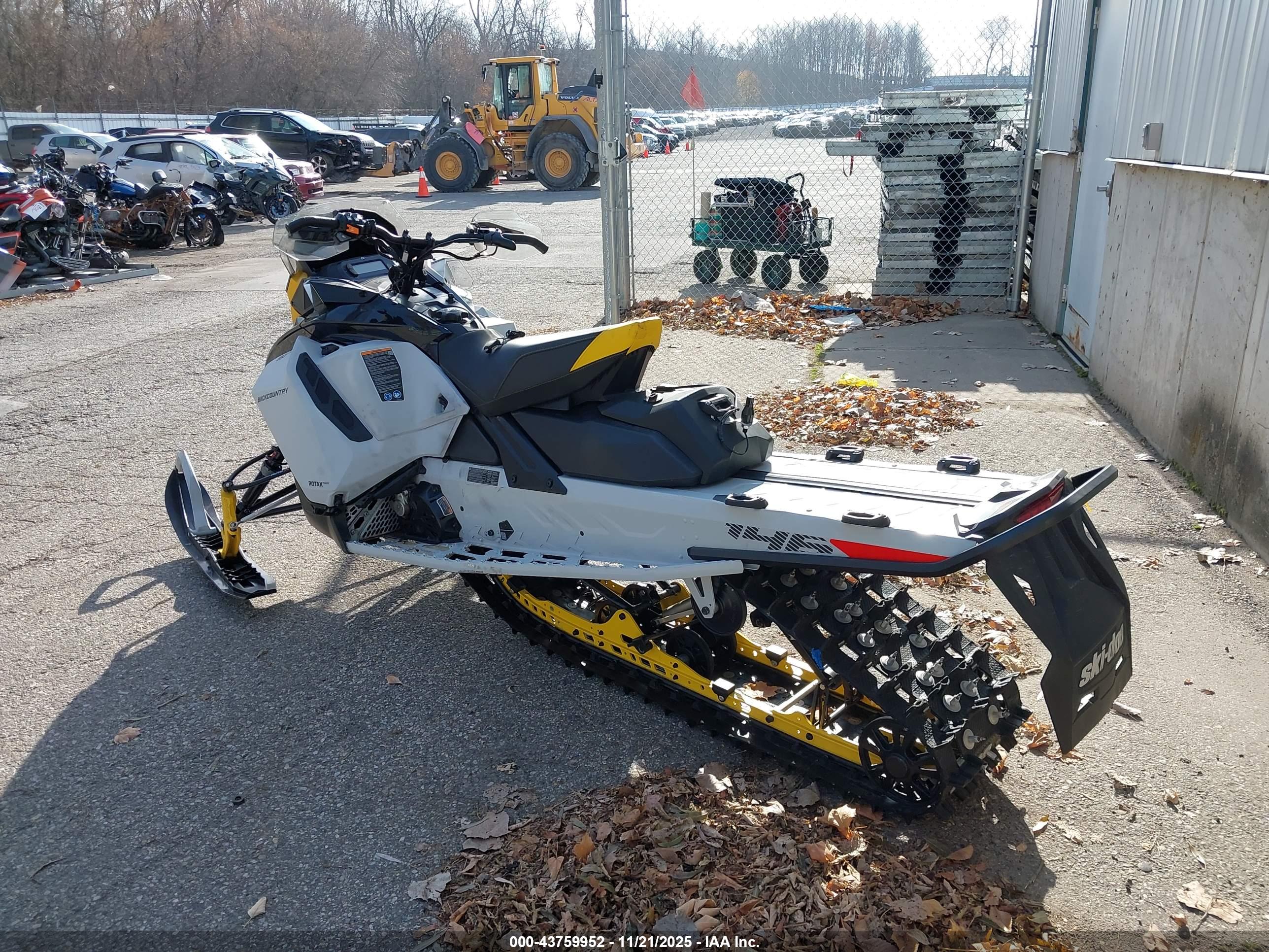 SKI-DOO BACKCOUNTRY image 3