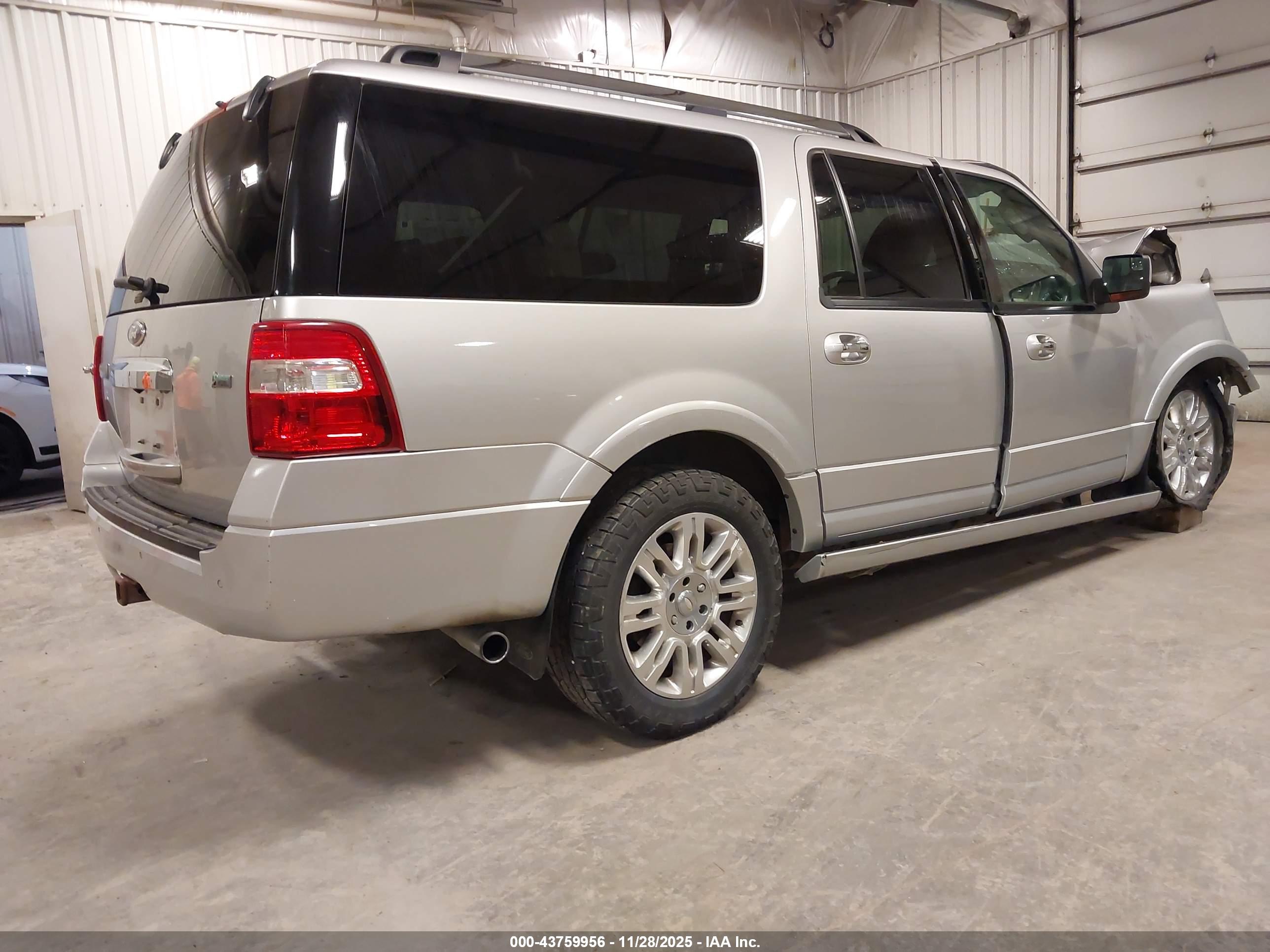 FORD EXPEDITION image 4