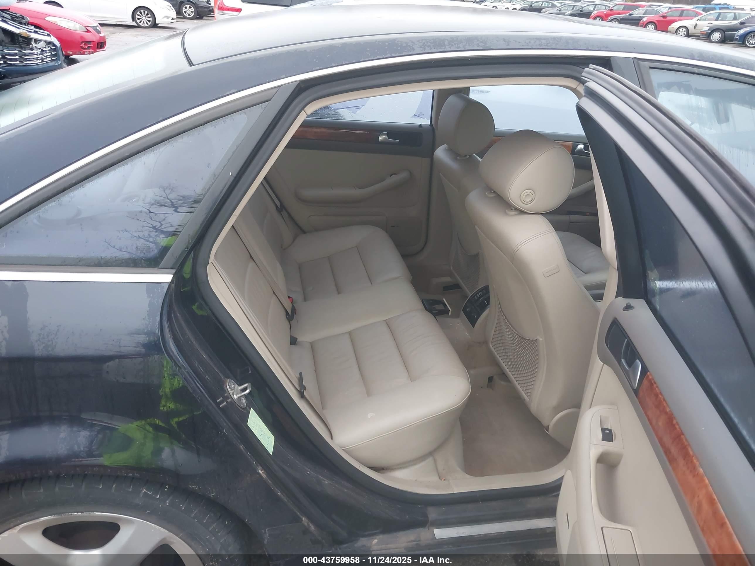 AUDI A6 image 8