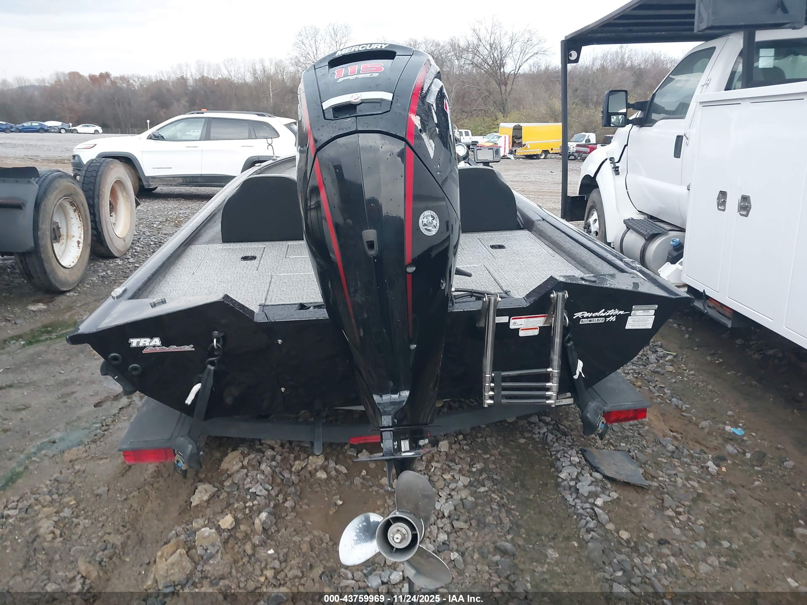 BASS TRACKER image 10