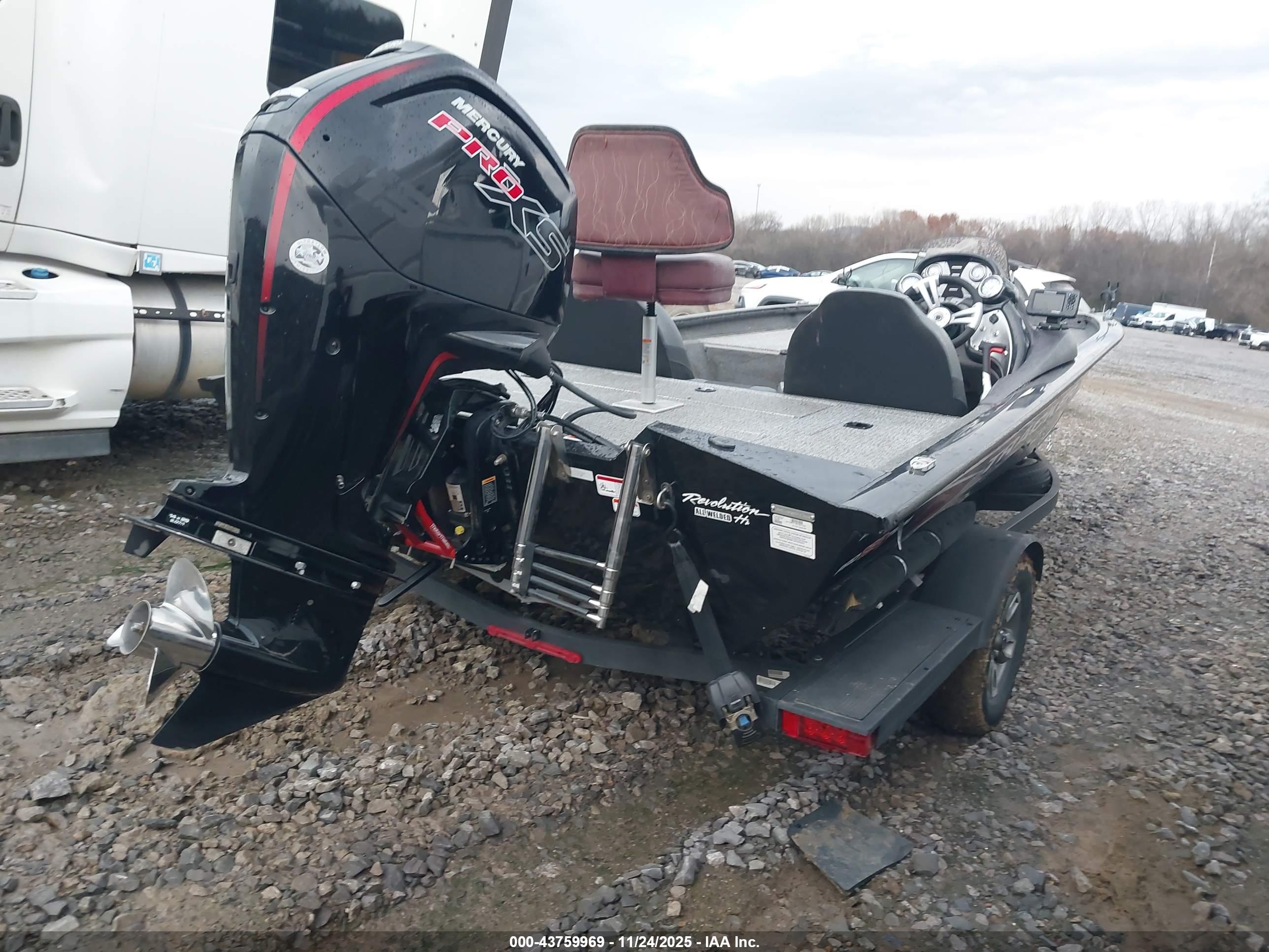 BASS TRACKER image 4
