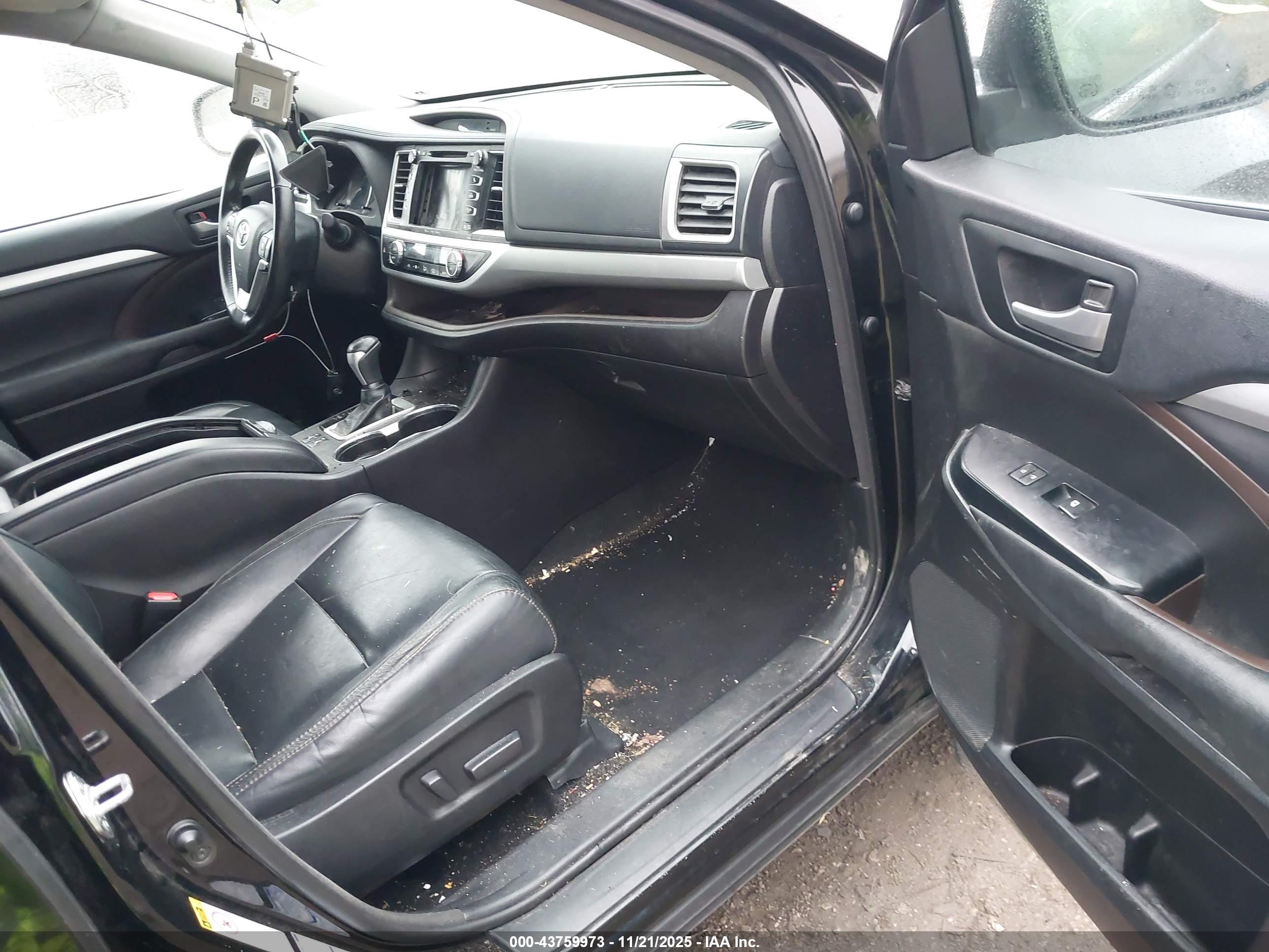 TOYOTA HIGHLANDER image 5