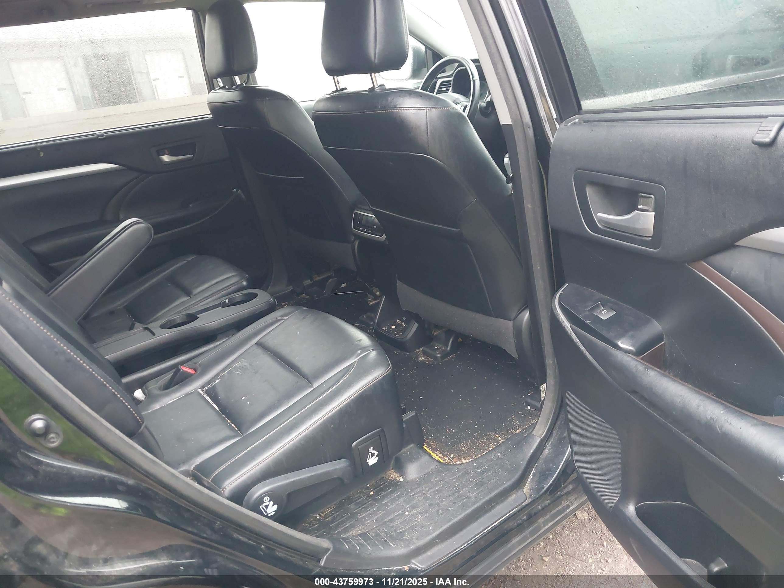 TOYOTA HIGHLANDER image 8