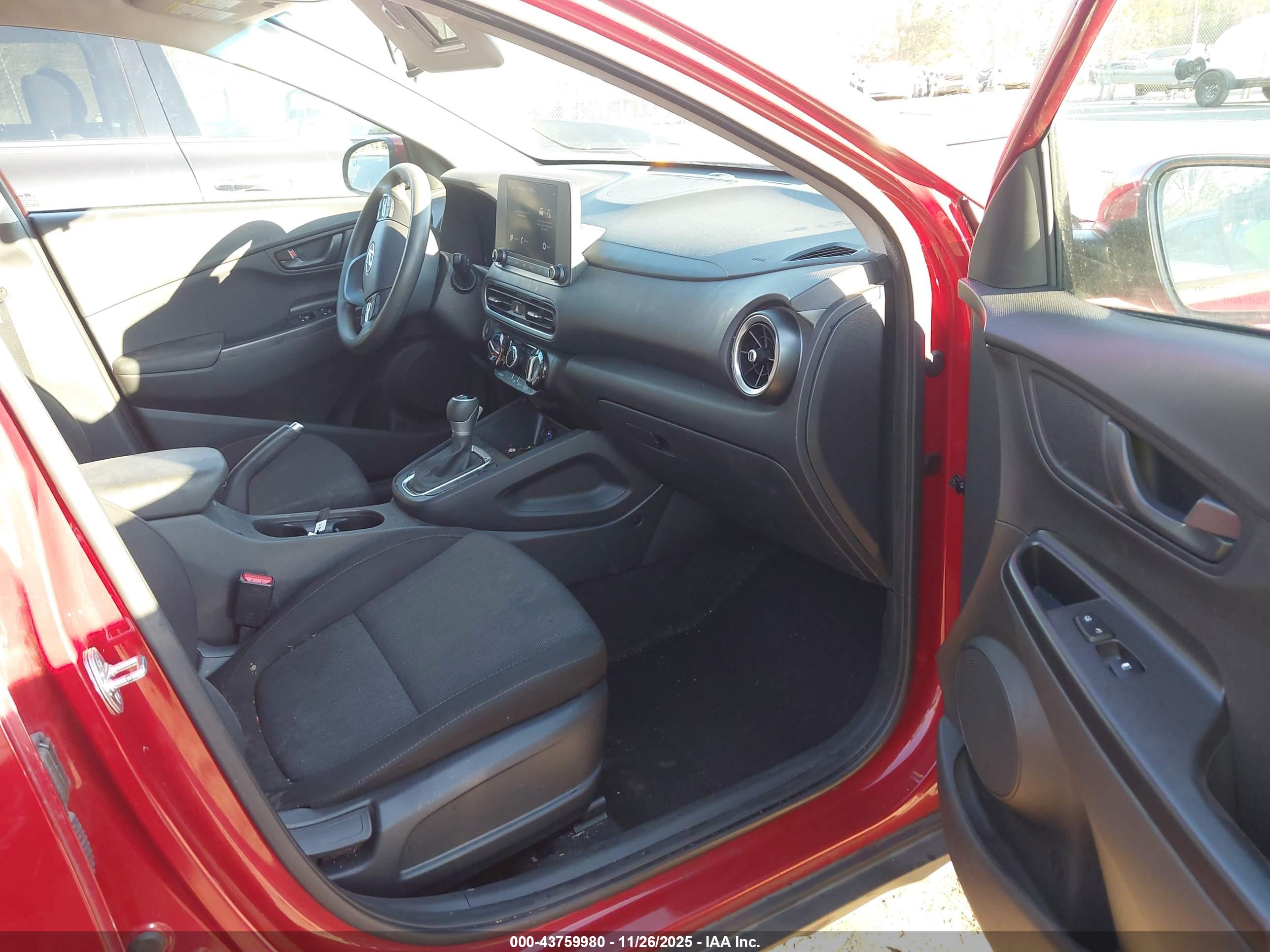 HYUNDAI KONA image 5
