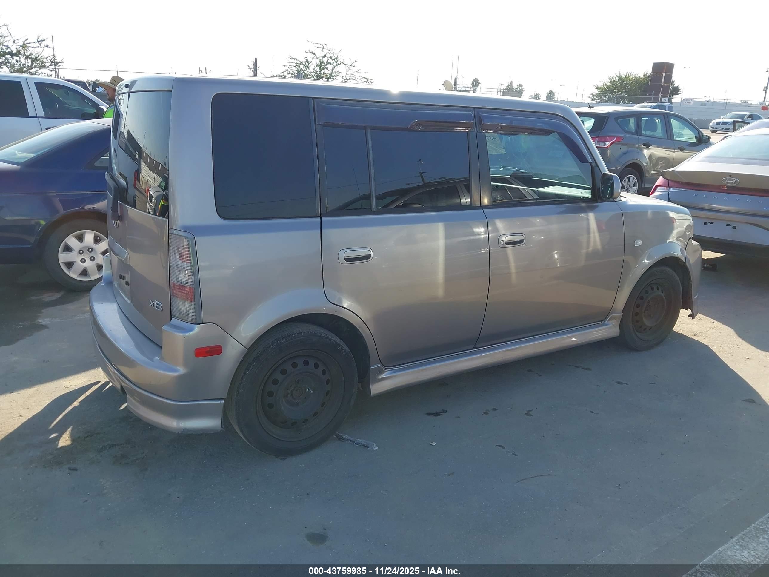 SCION XB image 4