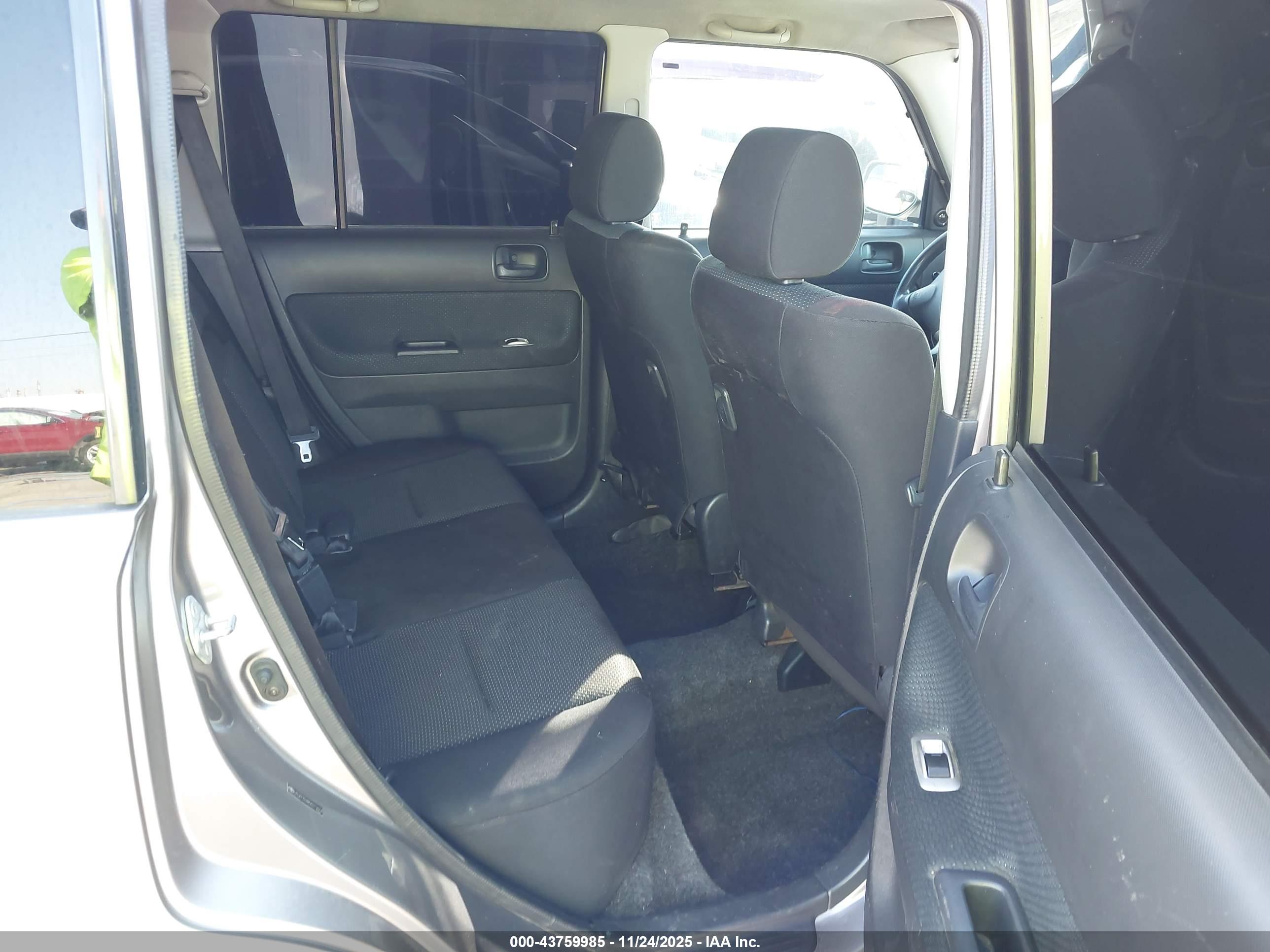 SCION XB image 8