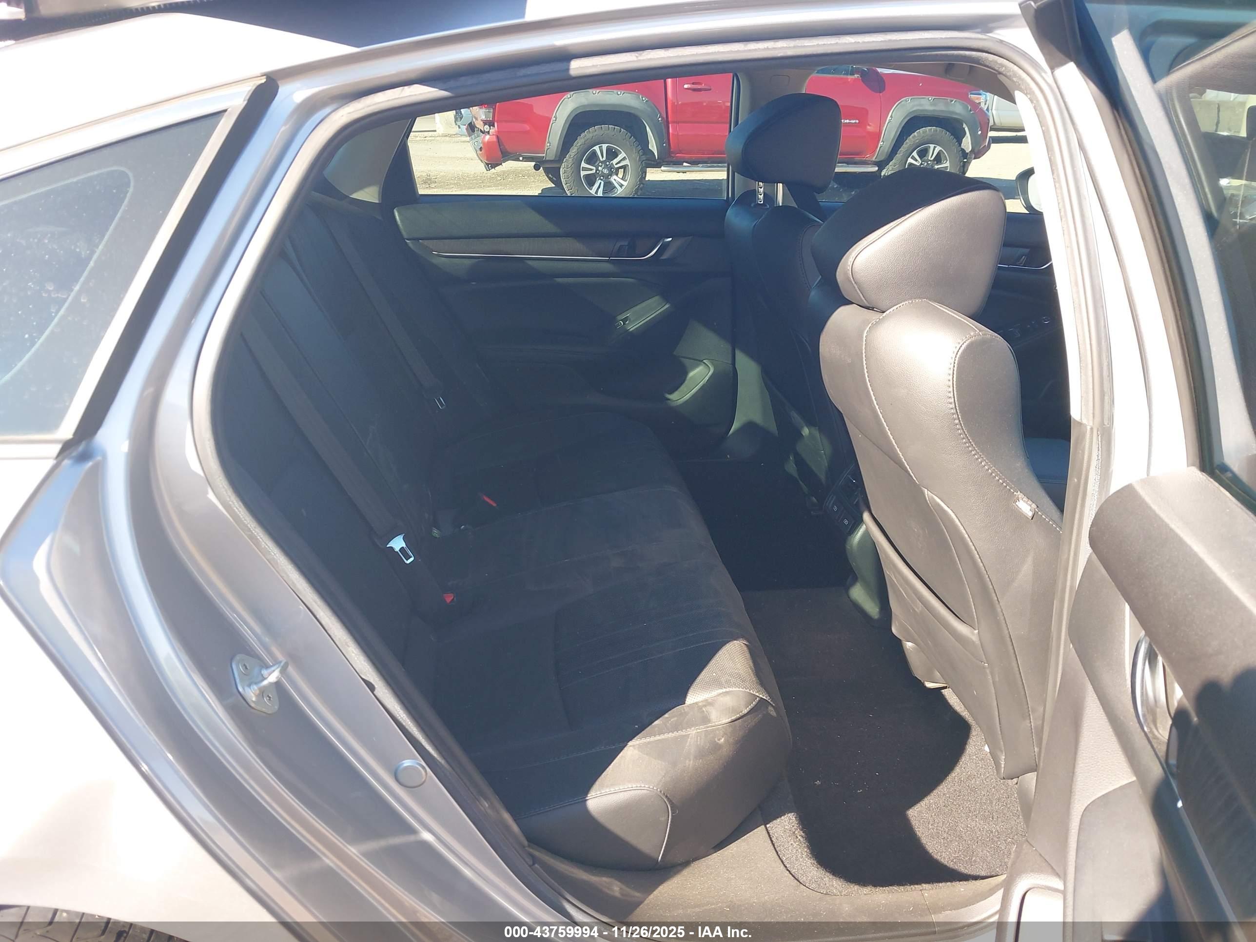 HONDA ACCORD image 8