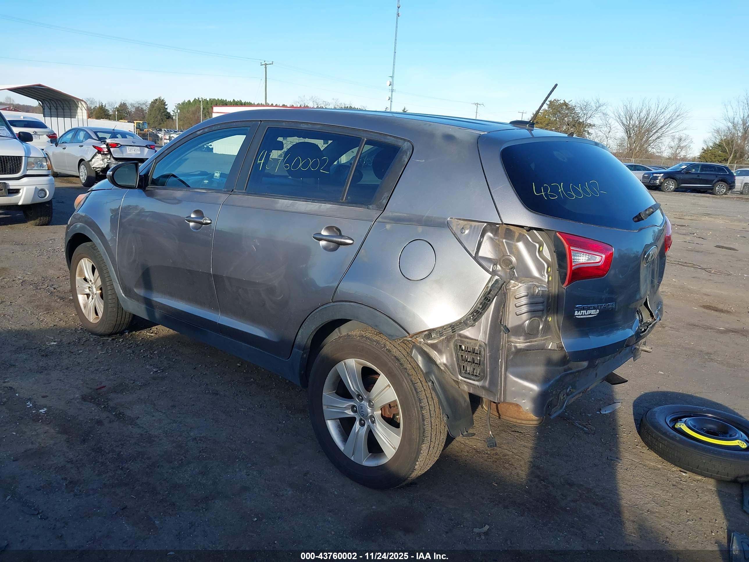 KIA SPORTAGE image 3