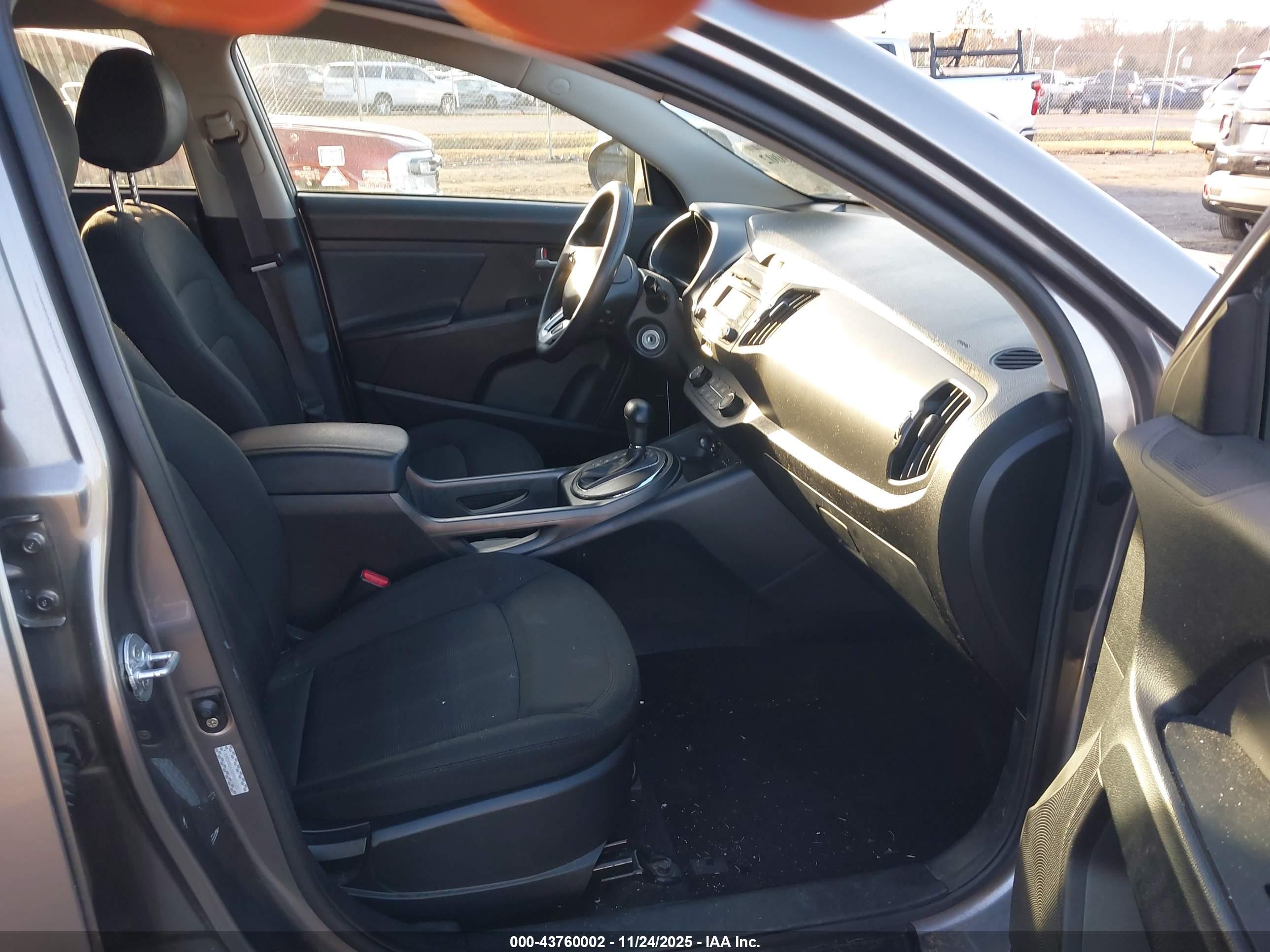 KIA SPORTAGE image 5