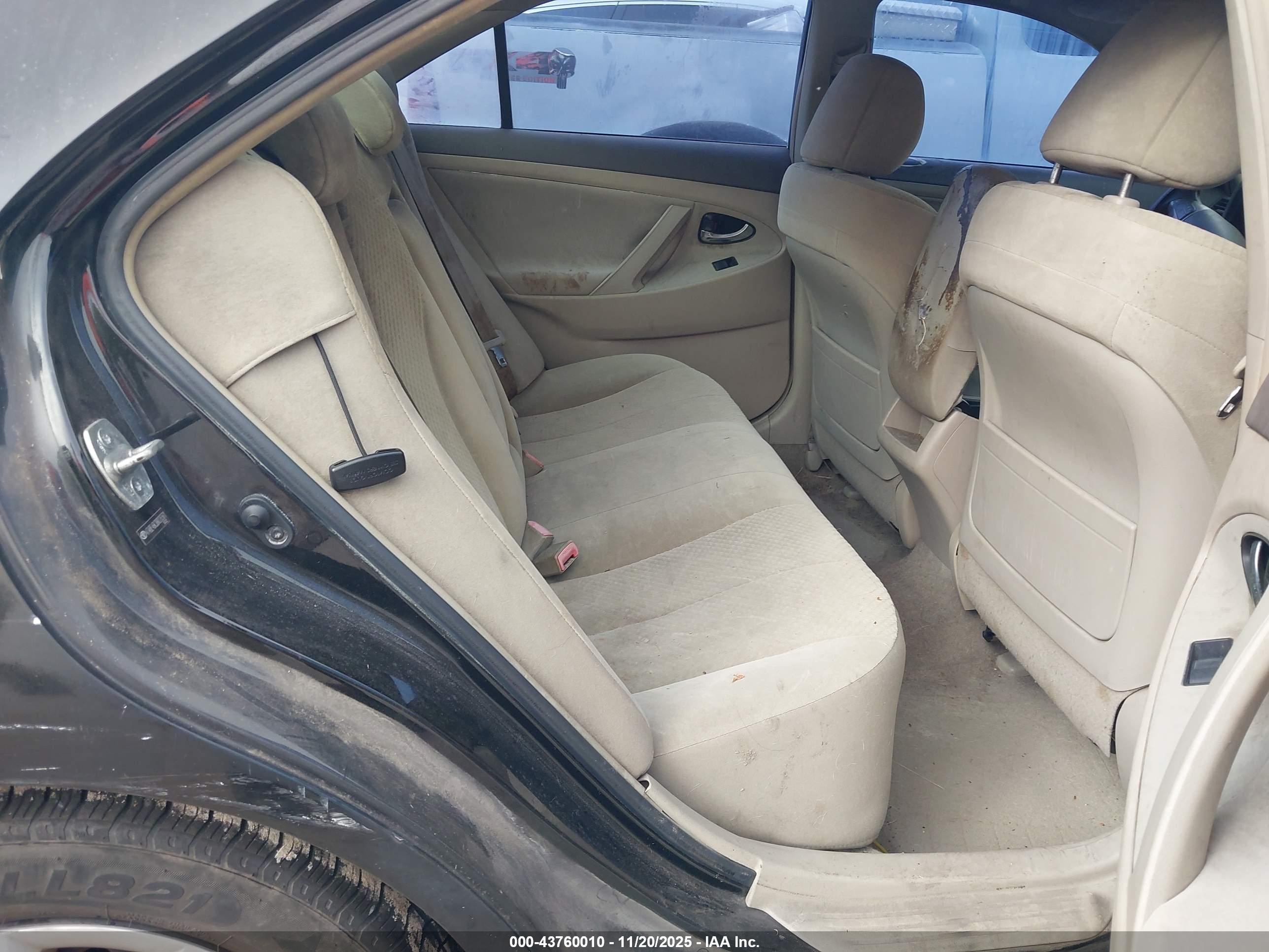 TOYOTA CAMRY image 8