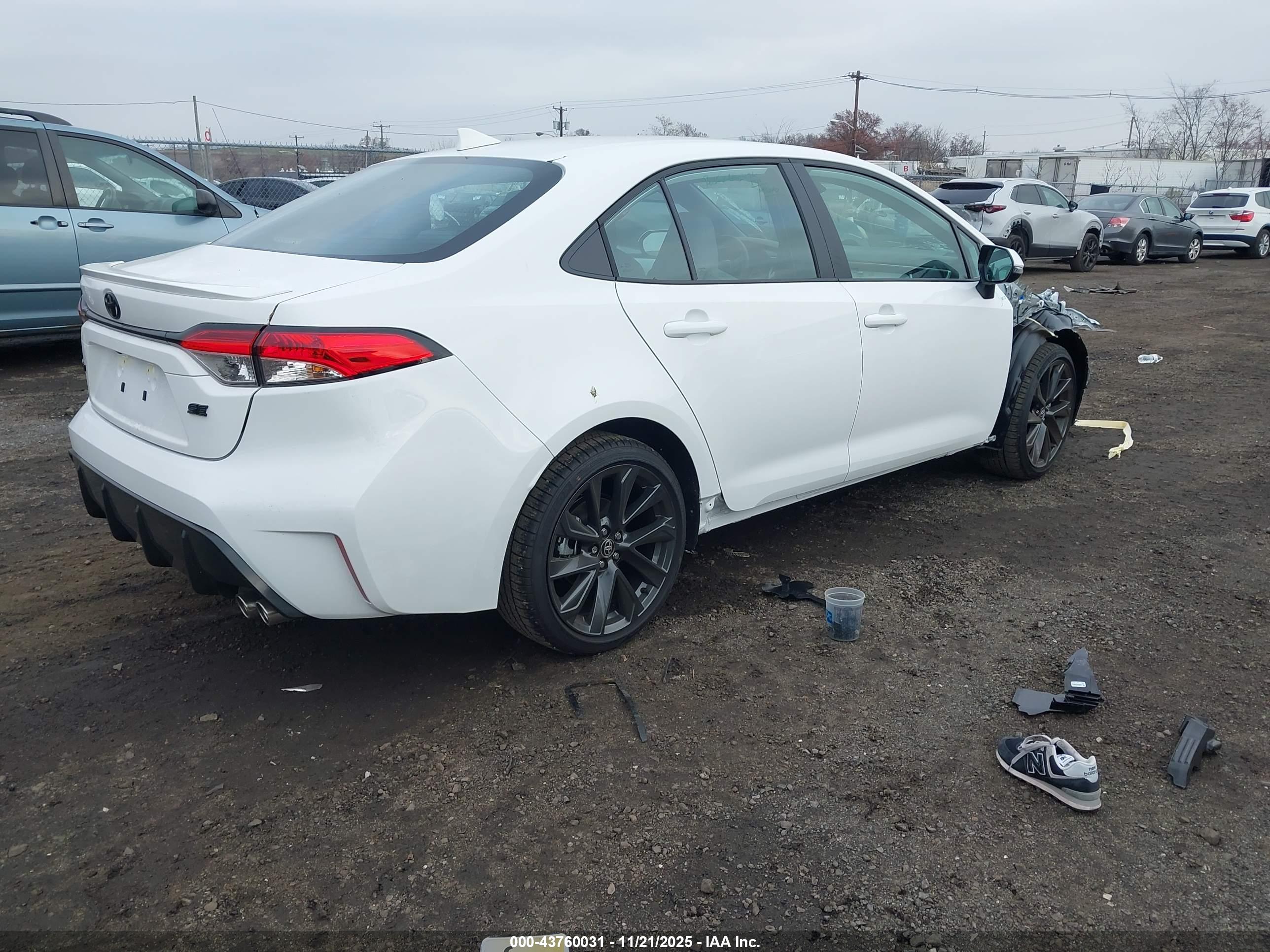 TOYOTA COROLLA image 4