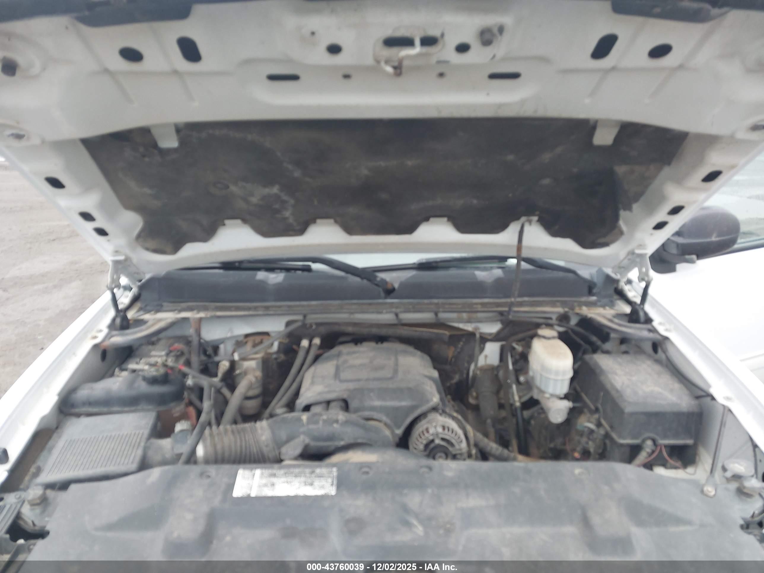 CHEVROLET SILVERADO image 10
