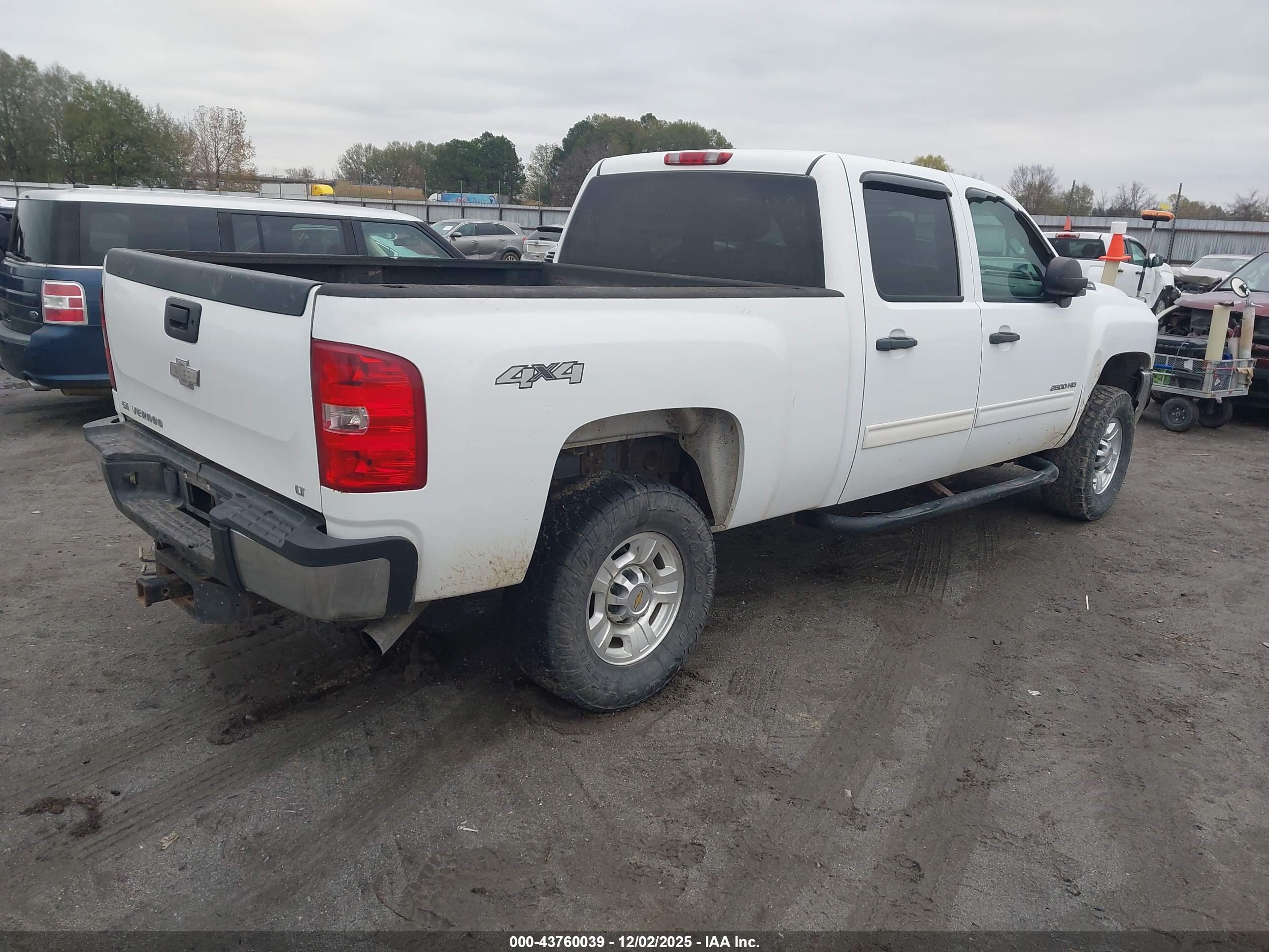 CHEVROLET SILVERADO image 4