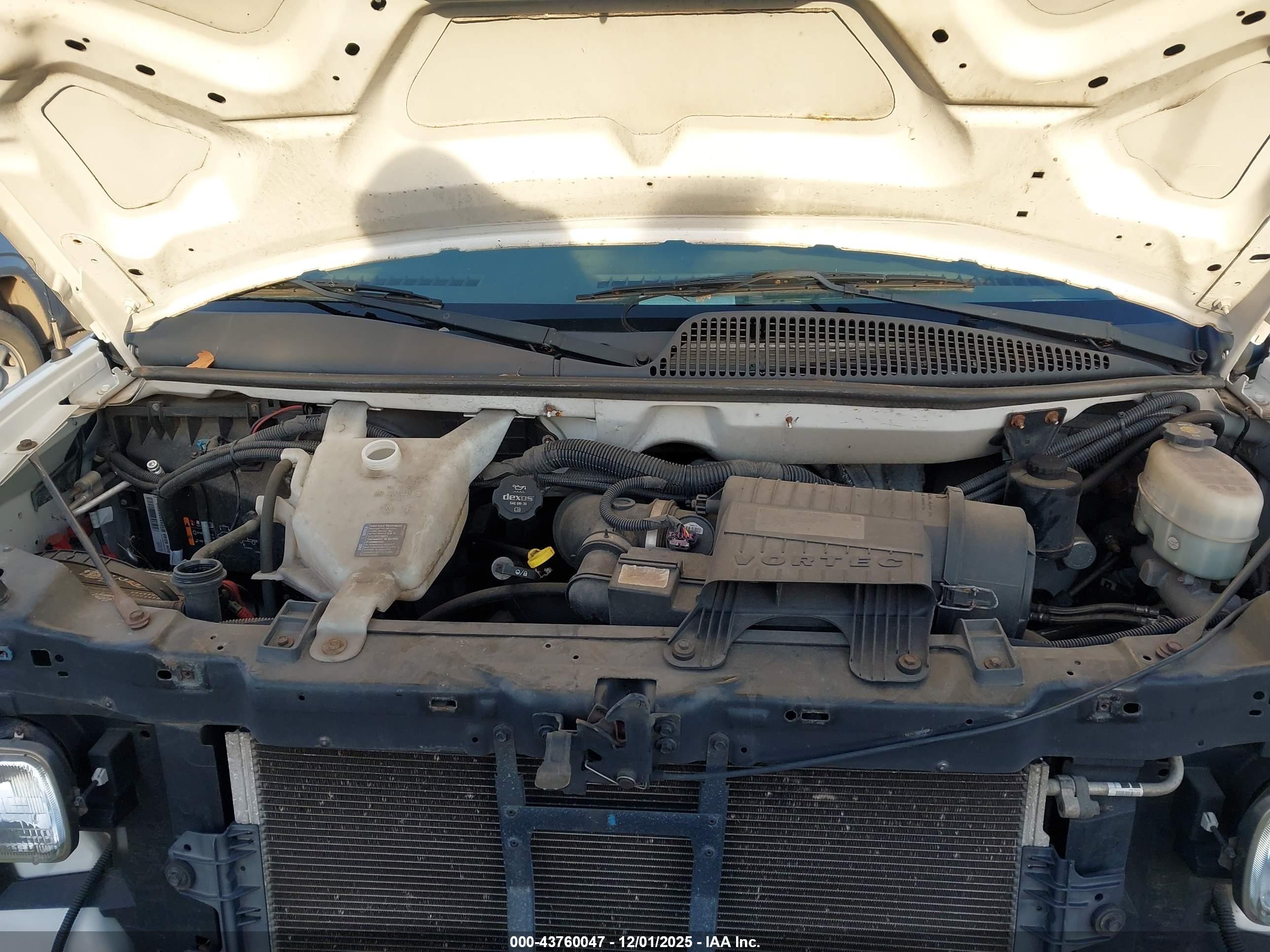 CHEVROLET EXPRESS image 10