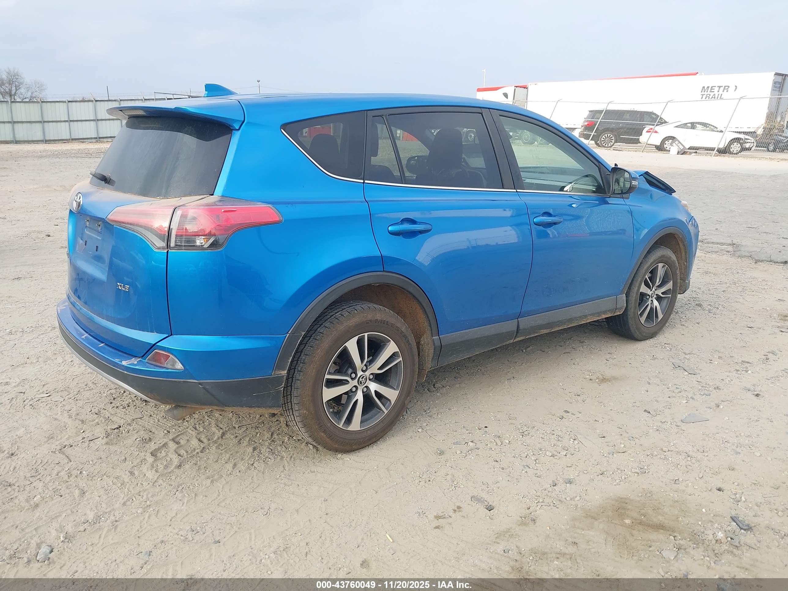 TOYOTA RAV4 image 4
