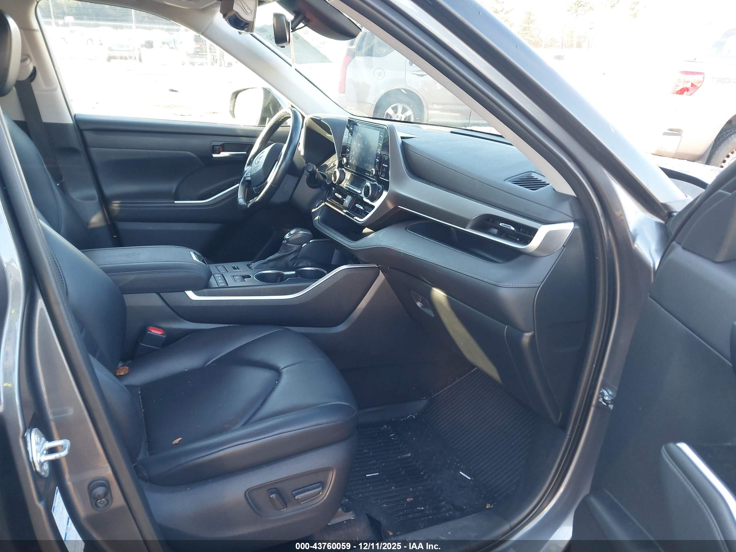 TOYOTA HIGHLANDER image 5