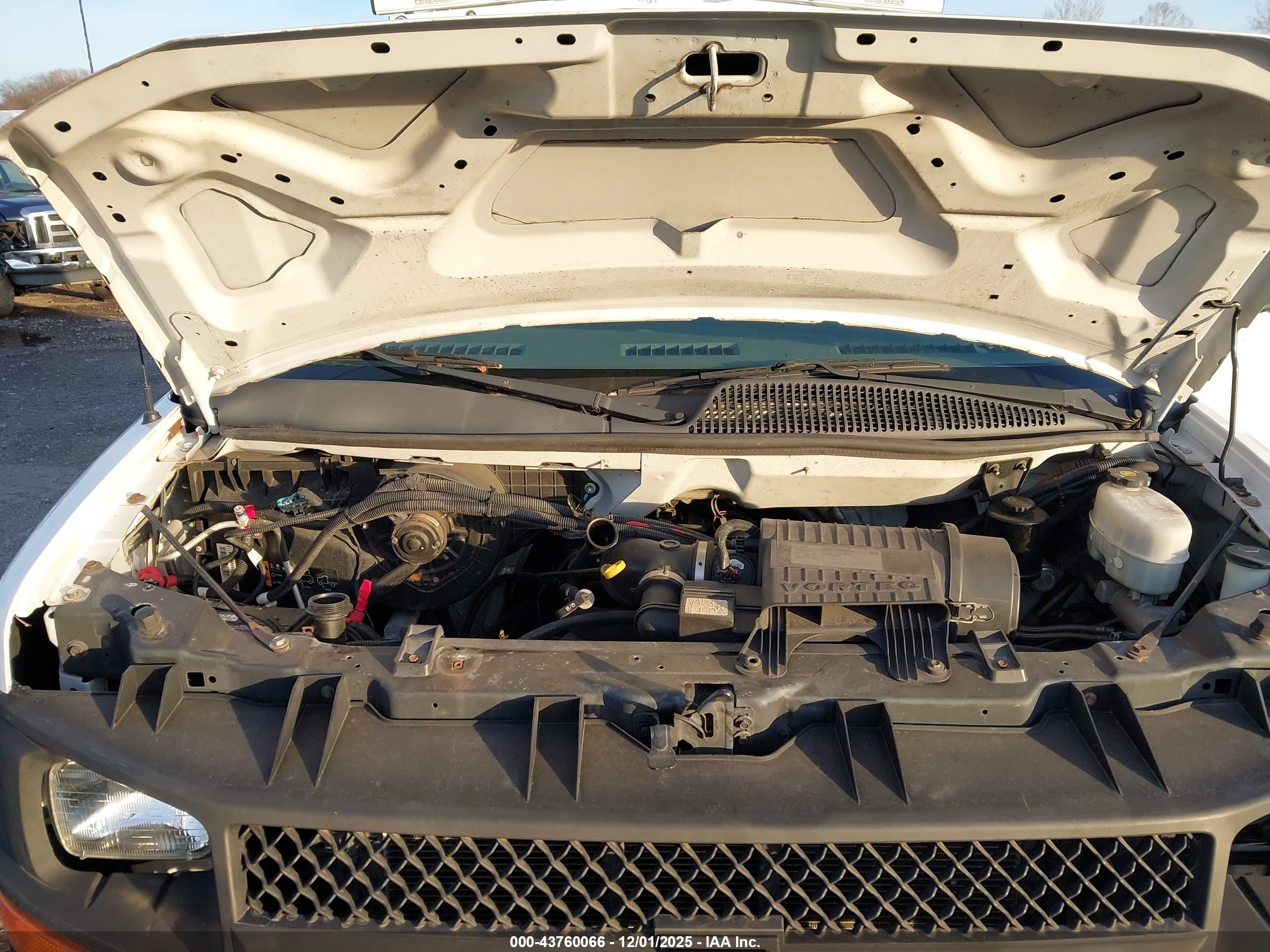 CHEVROLET EXPRESS image 10