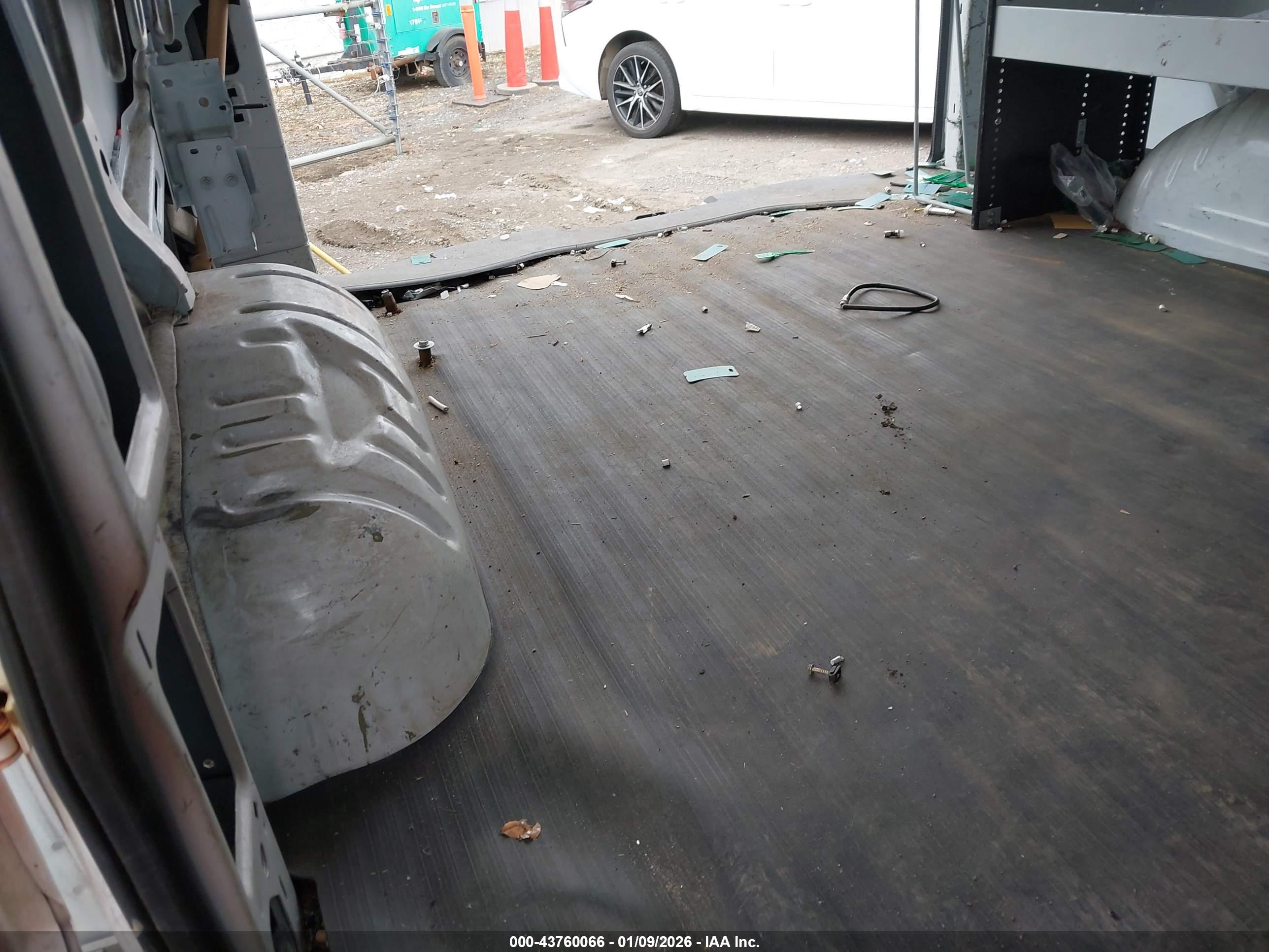 CHEVROLET EXPRESS image 8