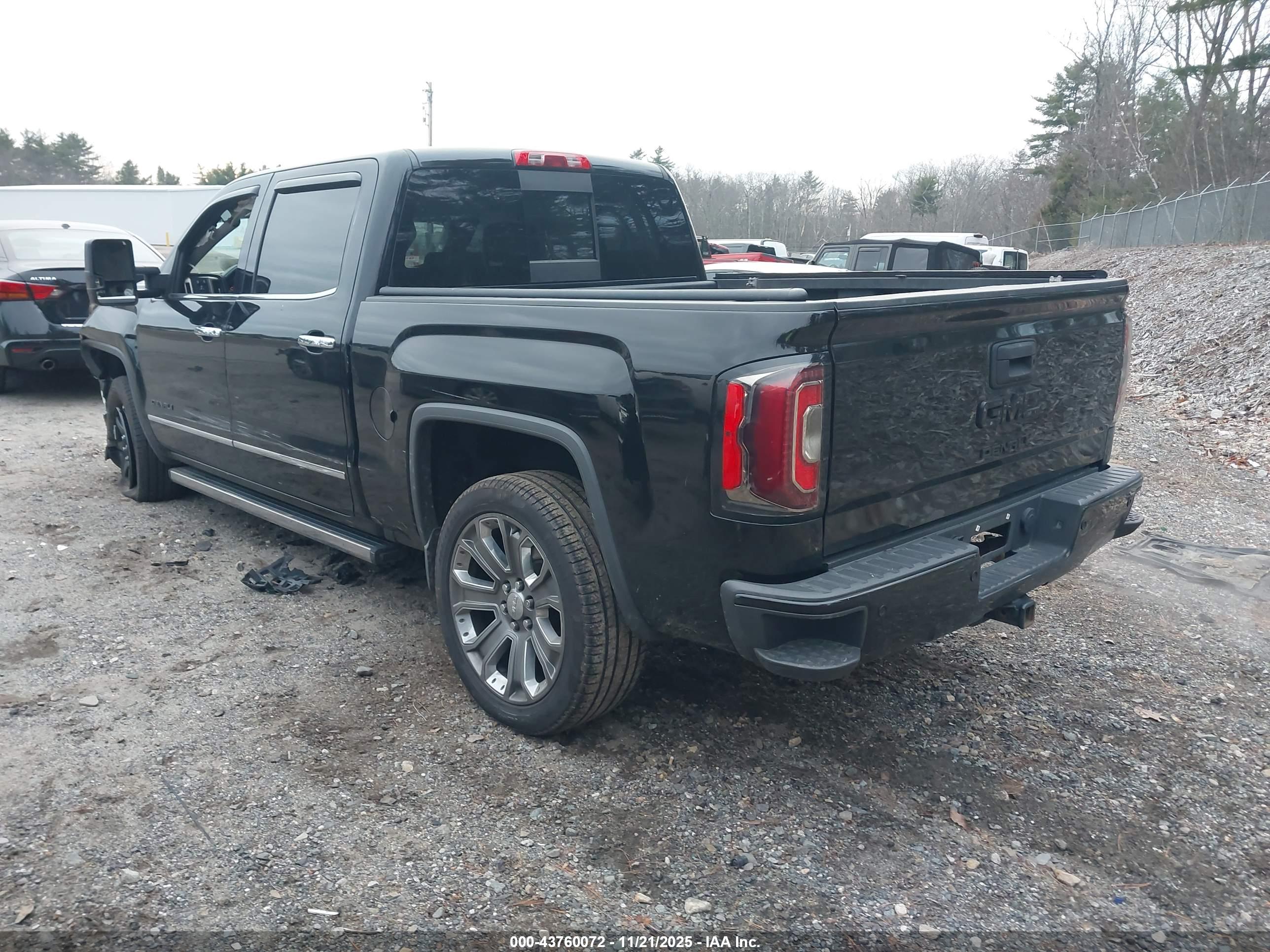 GMC SIERRA image 3