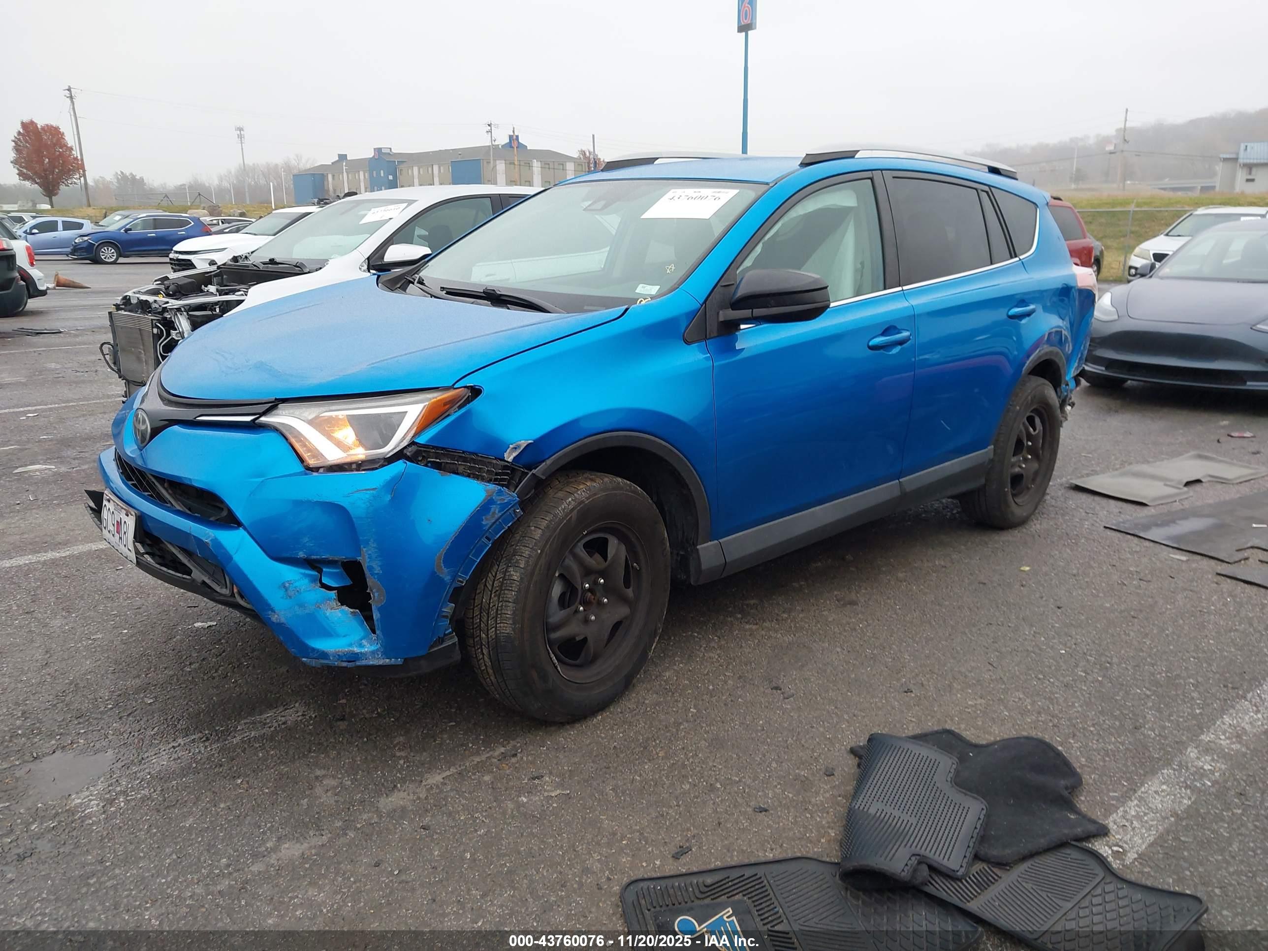 TOYOTA RAV4 image 2