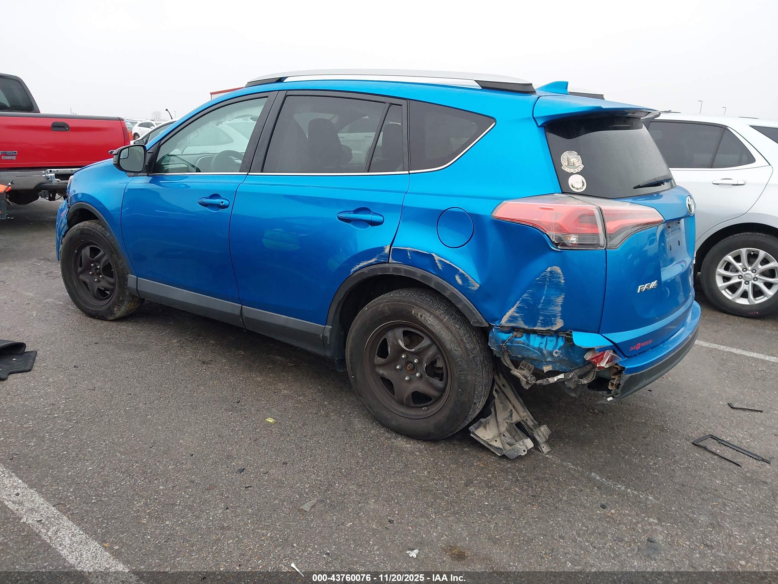 TOYOTA RAV4 image 3