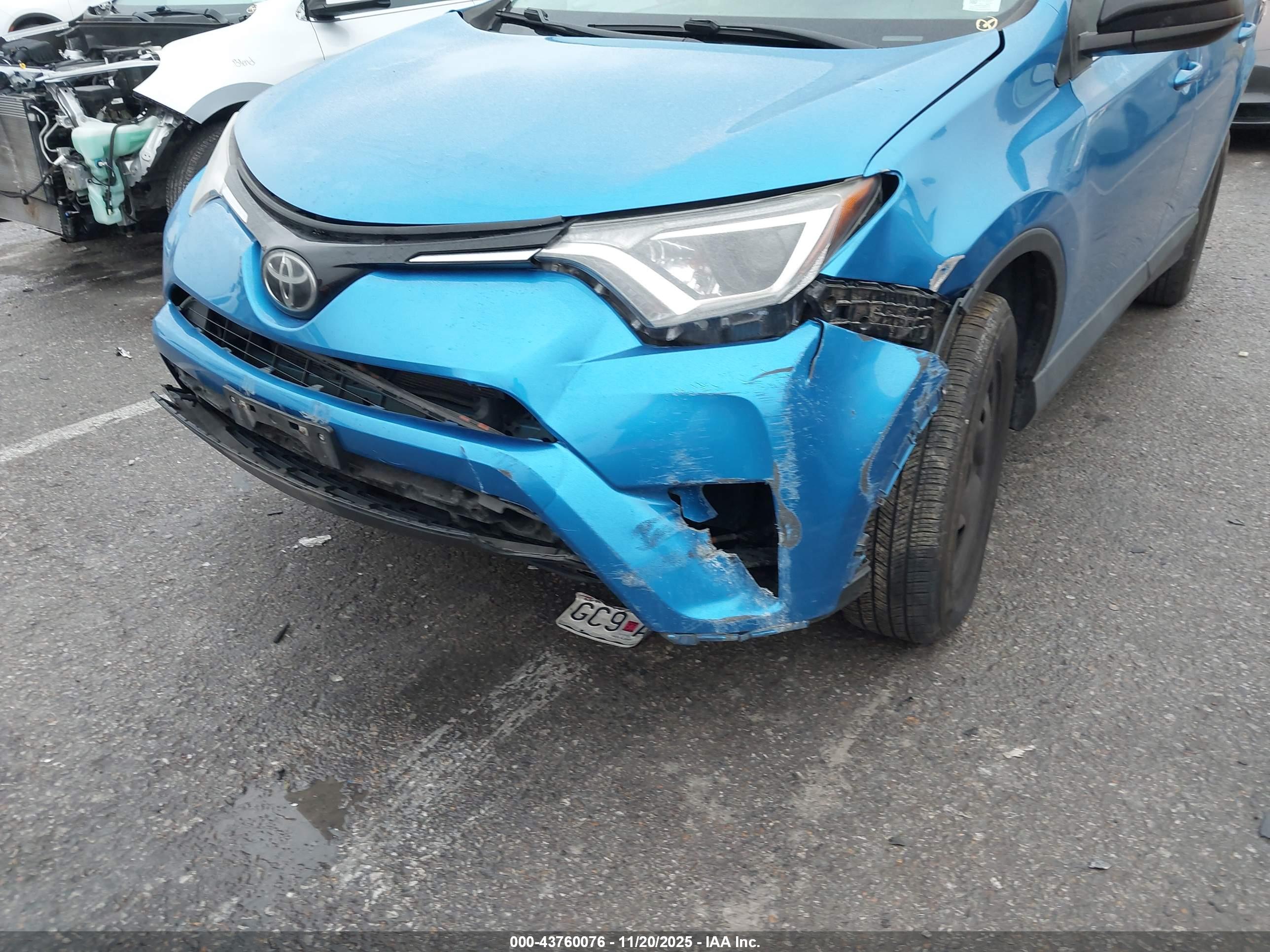 TOYOTA RAV4 image 6