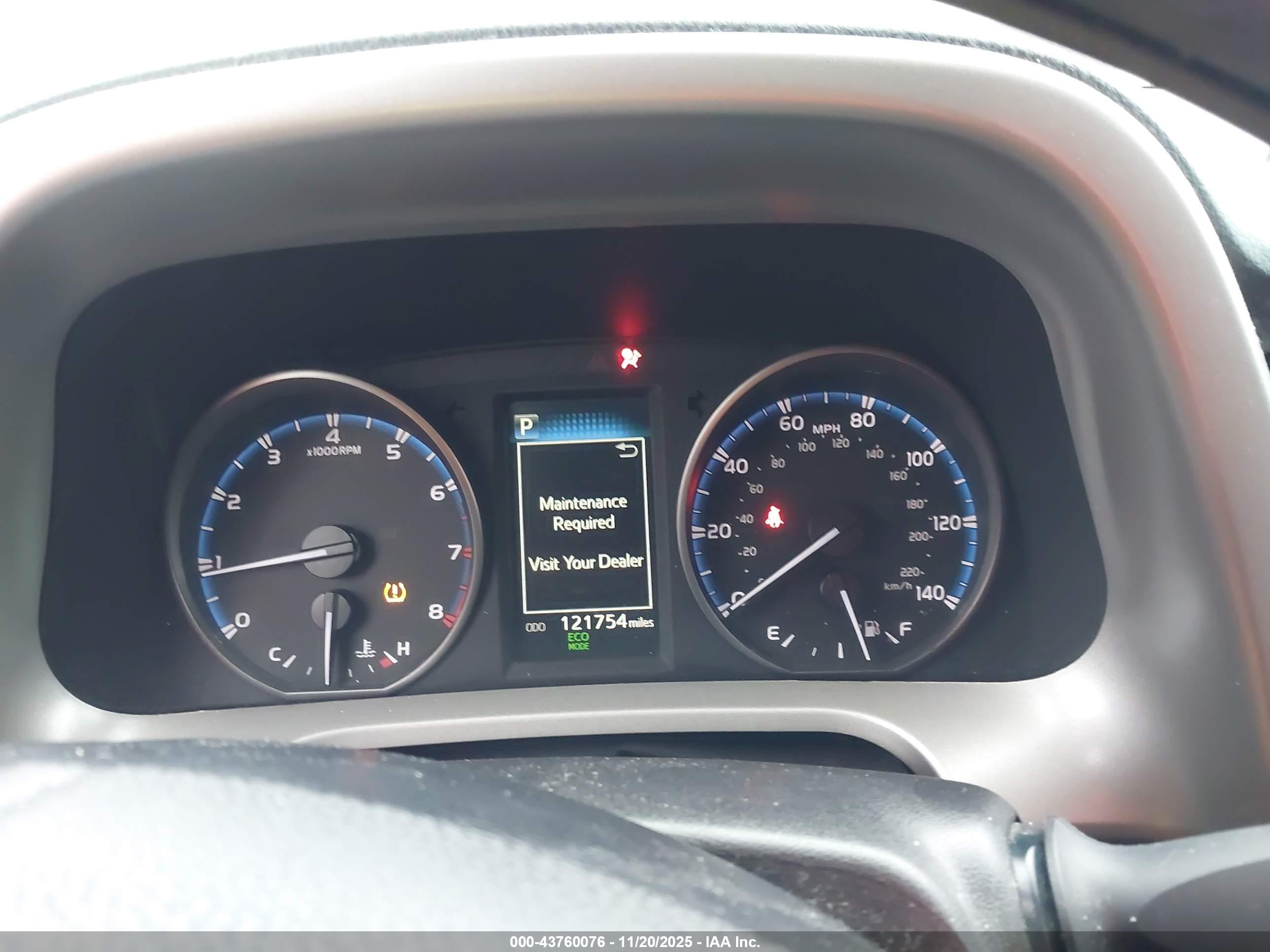 TOYOTA RAV4 image 7