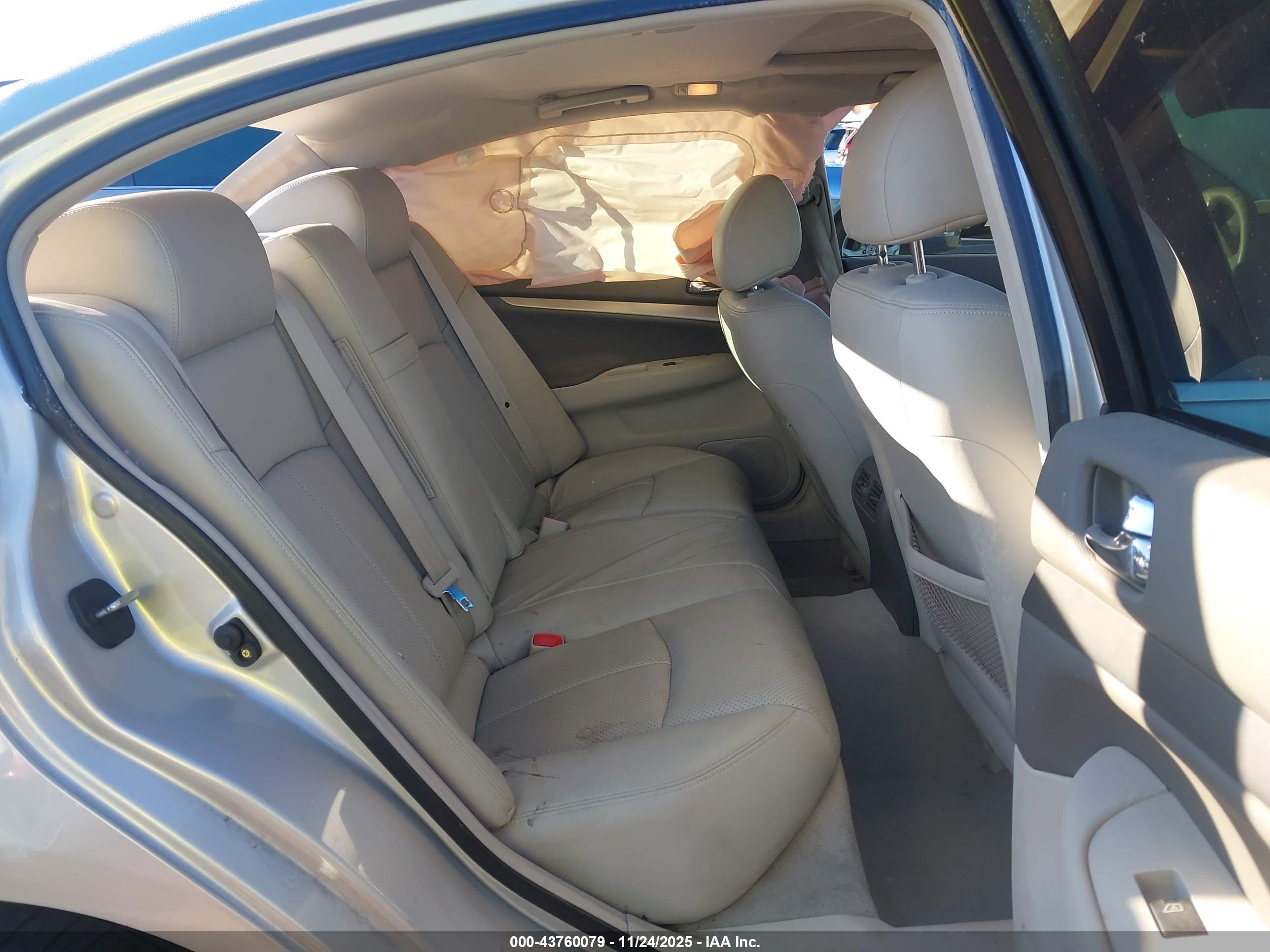 INFINITI G37X image 8