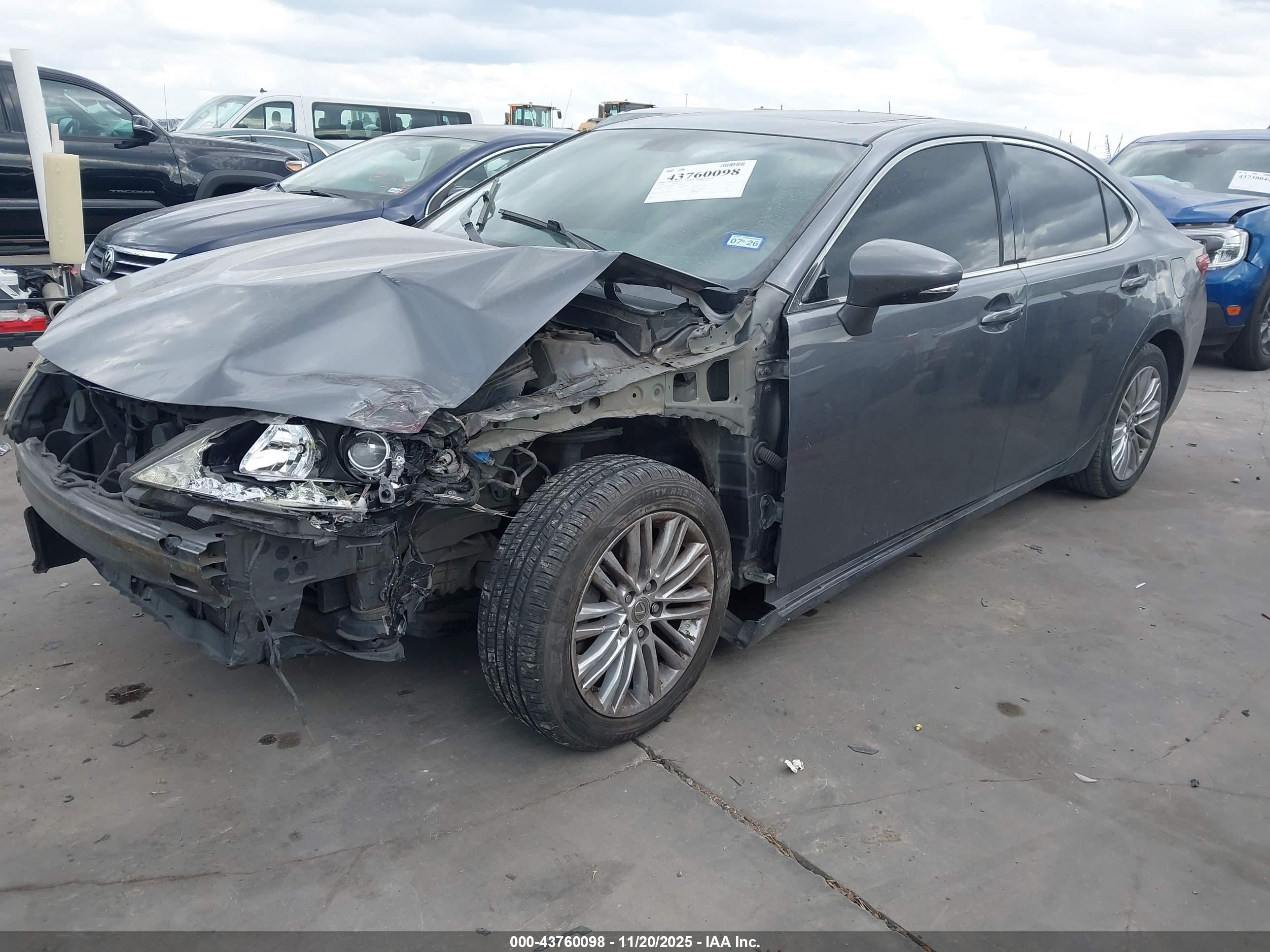 LEXUS ES image 2