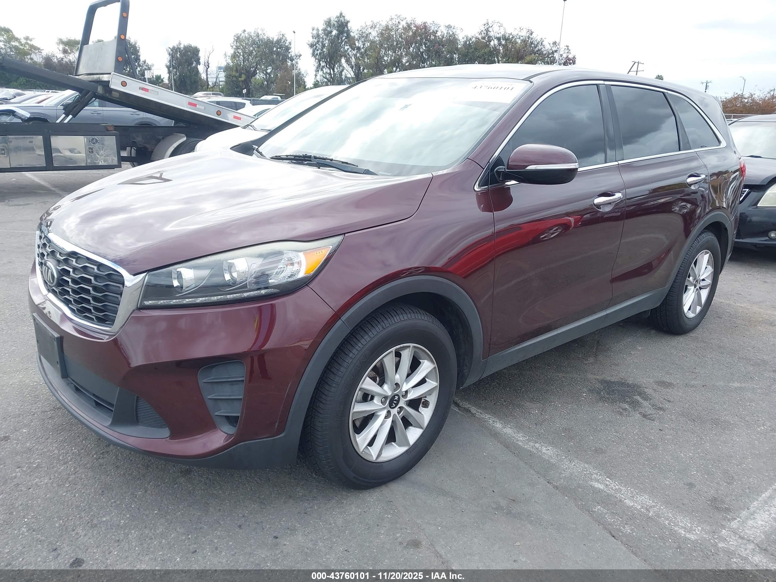 KIA SORENTO image 2