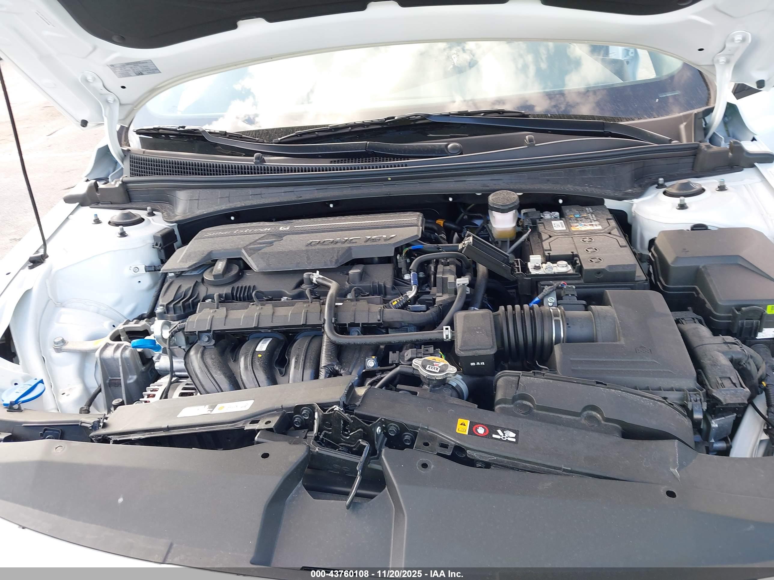 HYUNDAI ELANTRA image 10