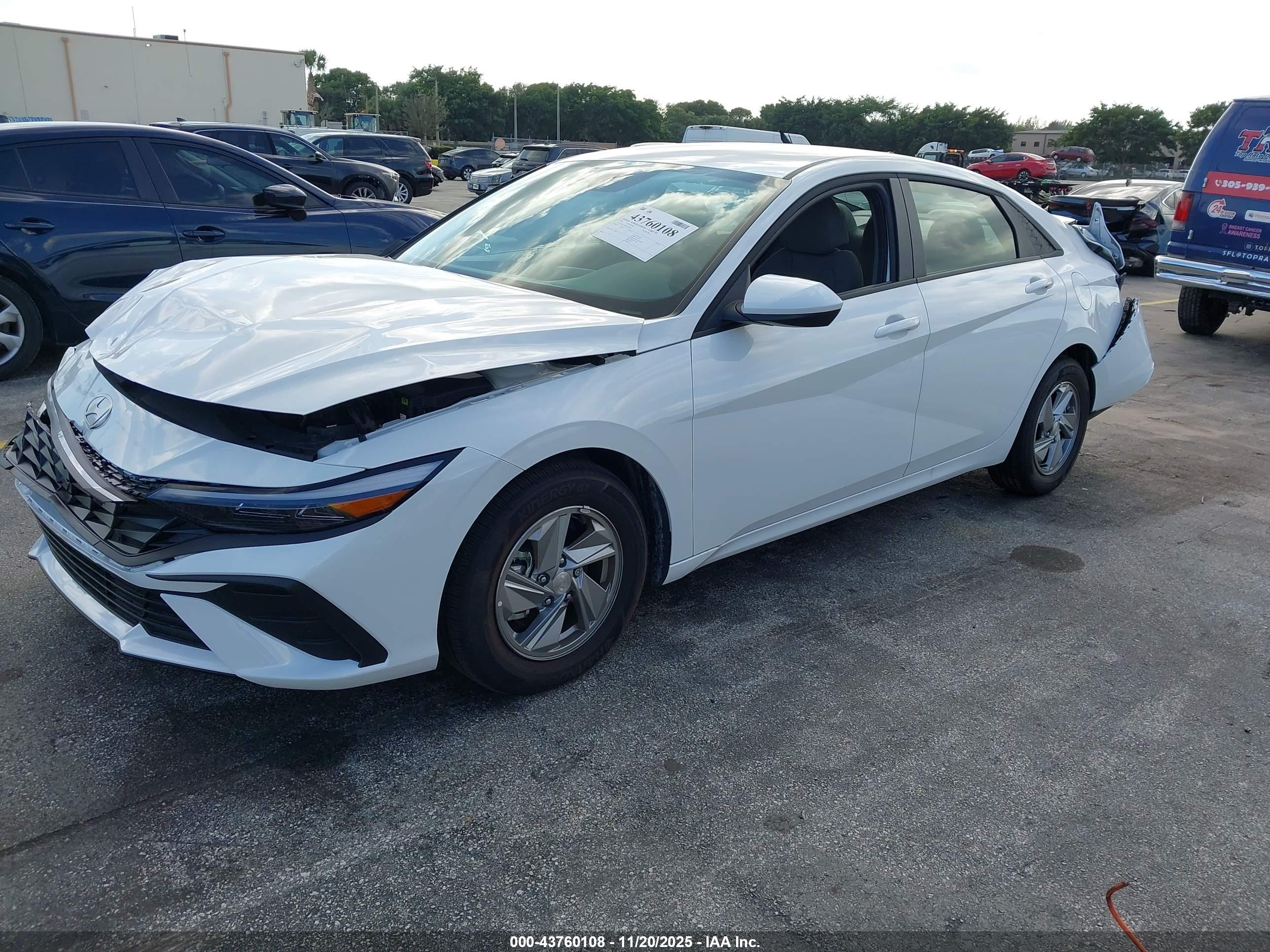 HYUNDAI ELANTRA image 2