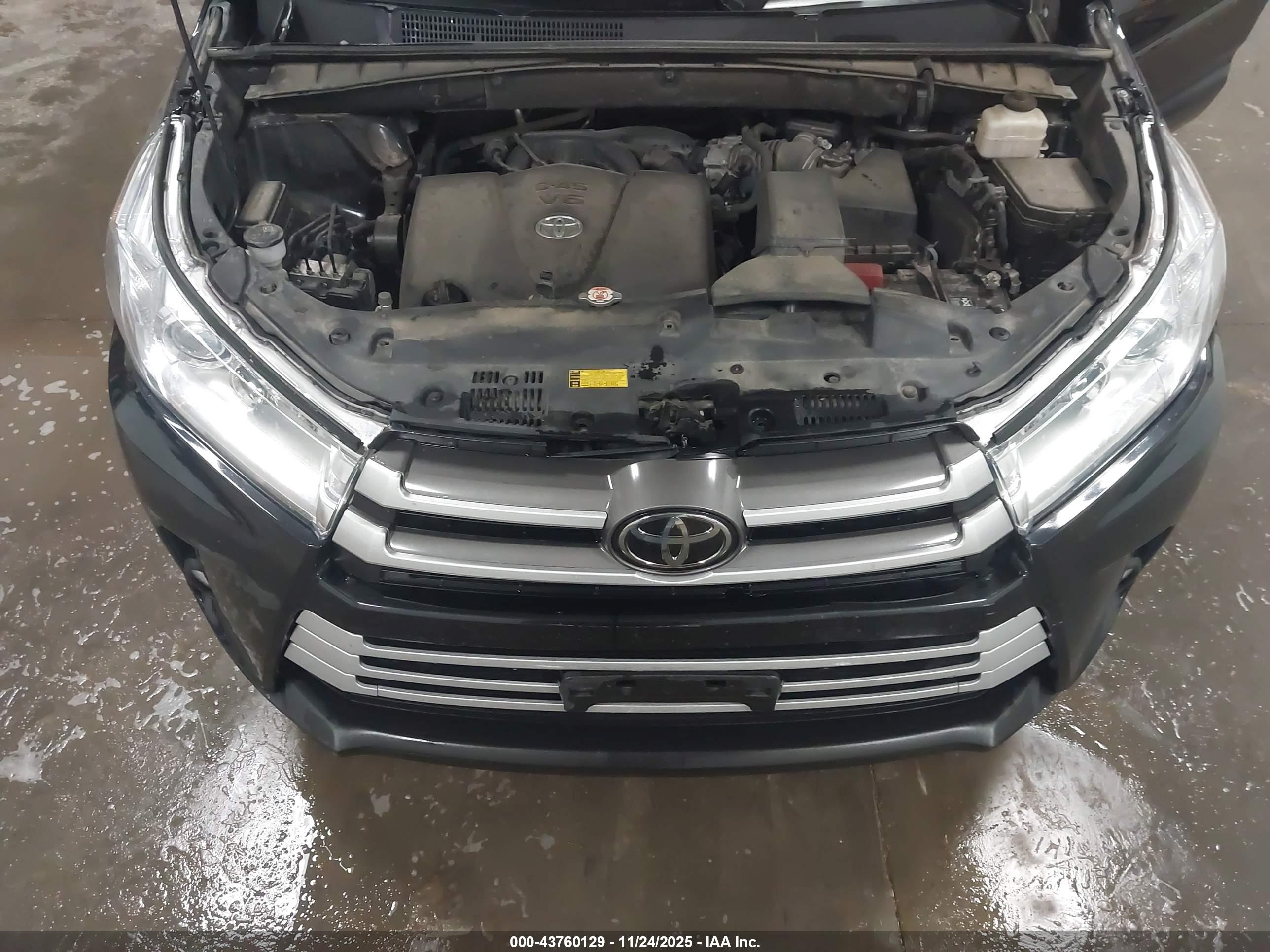 TOYOTA HIGHLANDER image 10