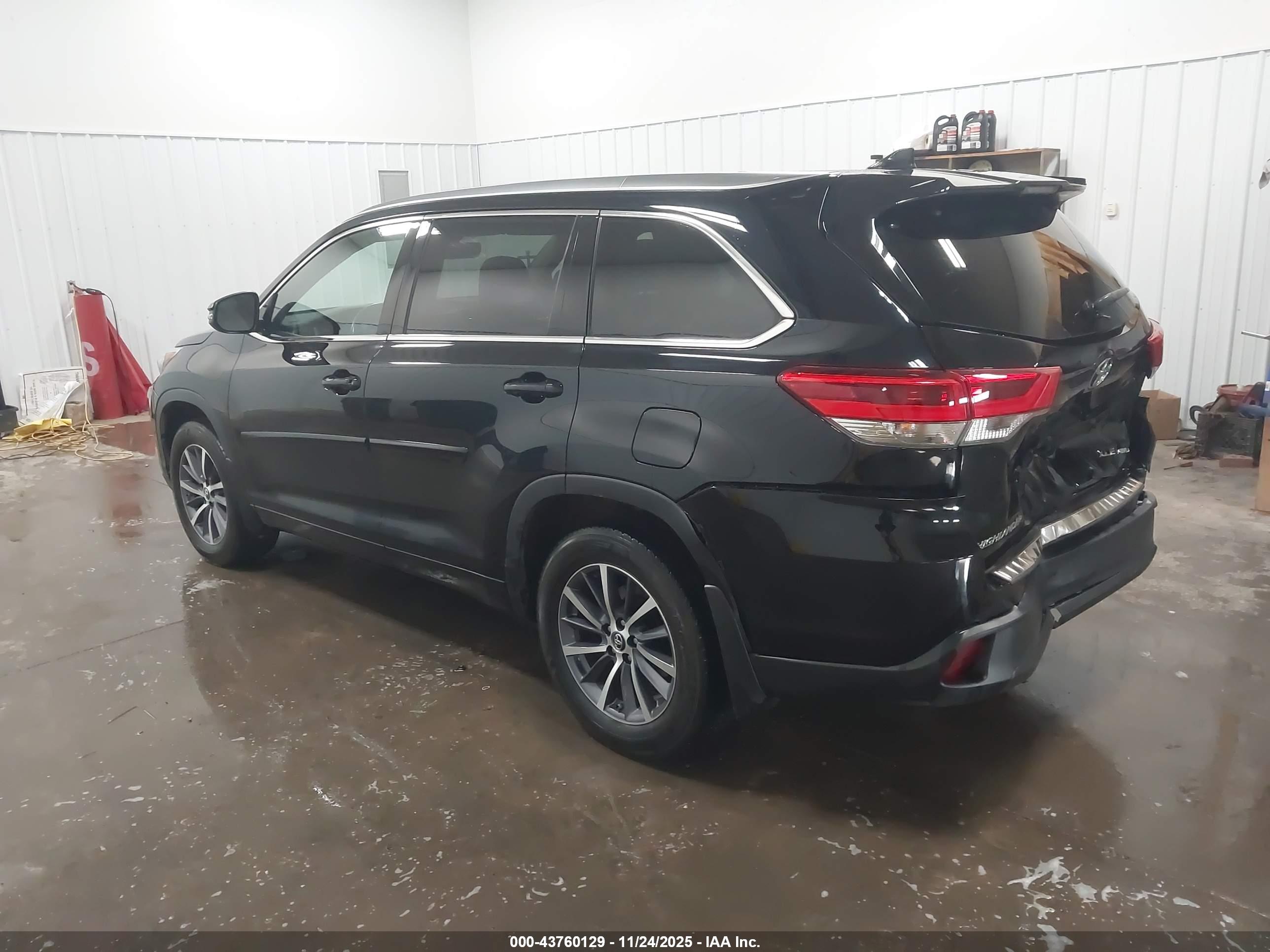TOYOTA HIGHLANDER image 3