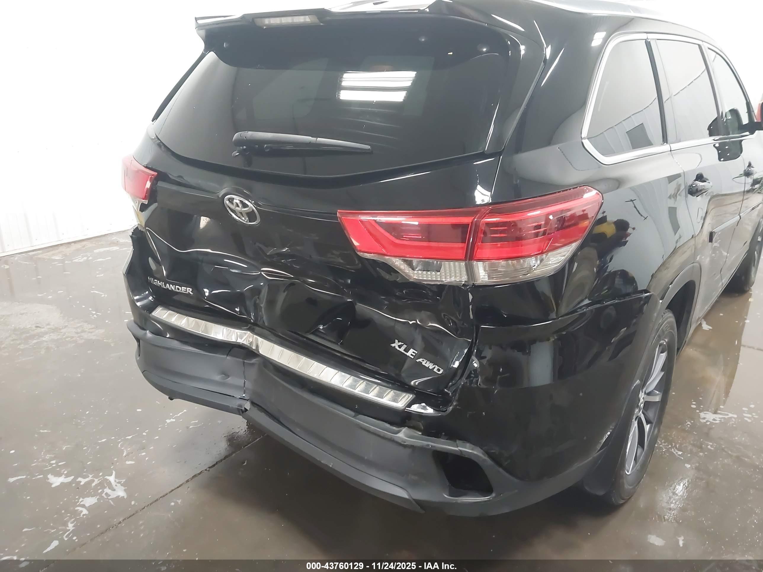 TOYOTA HIGHLANDER image 6