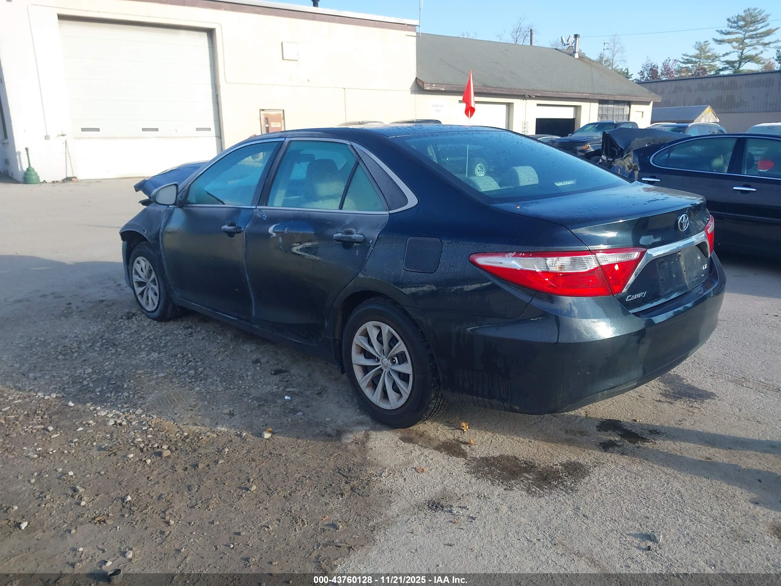 TOYOTA CAMRY image 3
